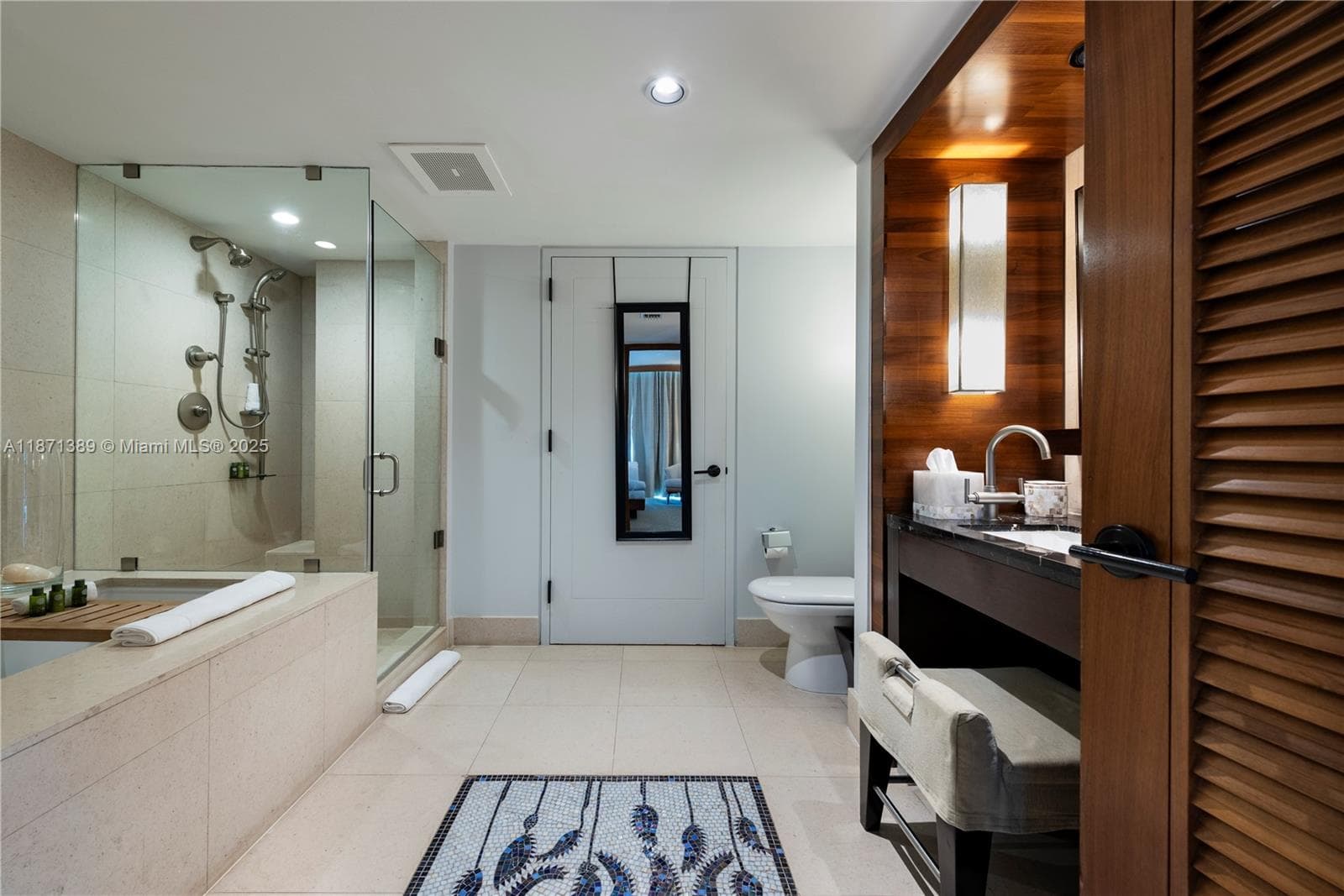 A11871389 — Miami Beach — 11