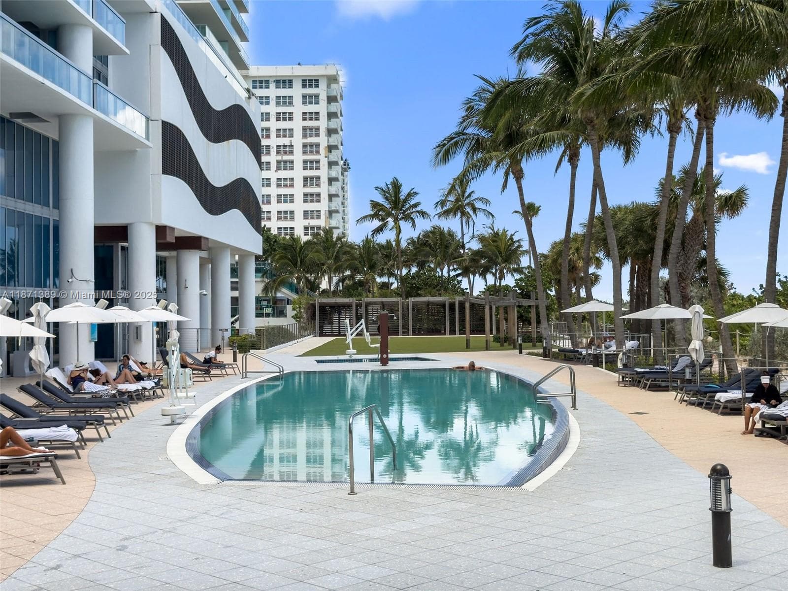 A11871389 — Miami Beach — 29