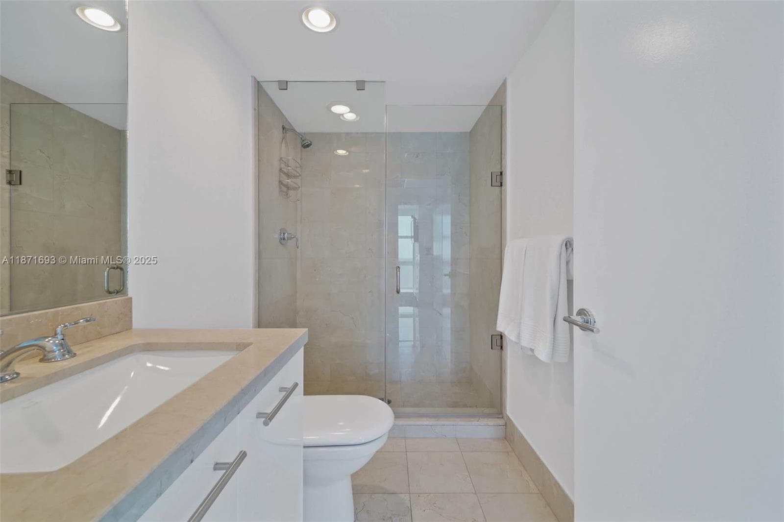 A11871693 — Miami Beach — 22