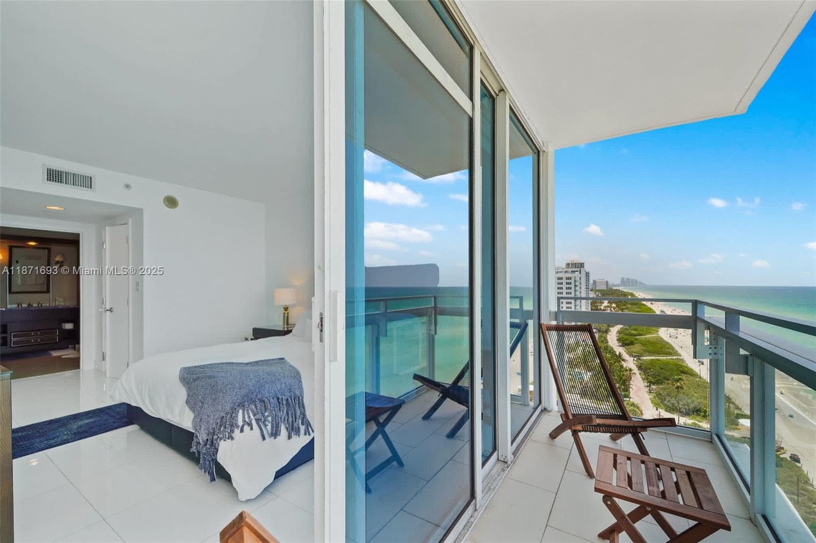 A11871693 — Miami Beach — 24