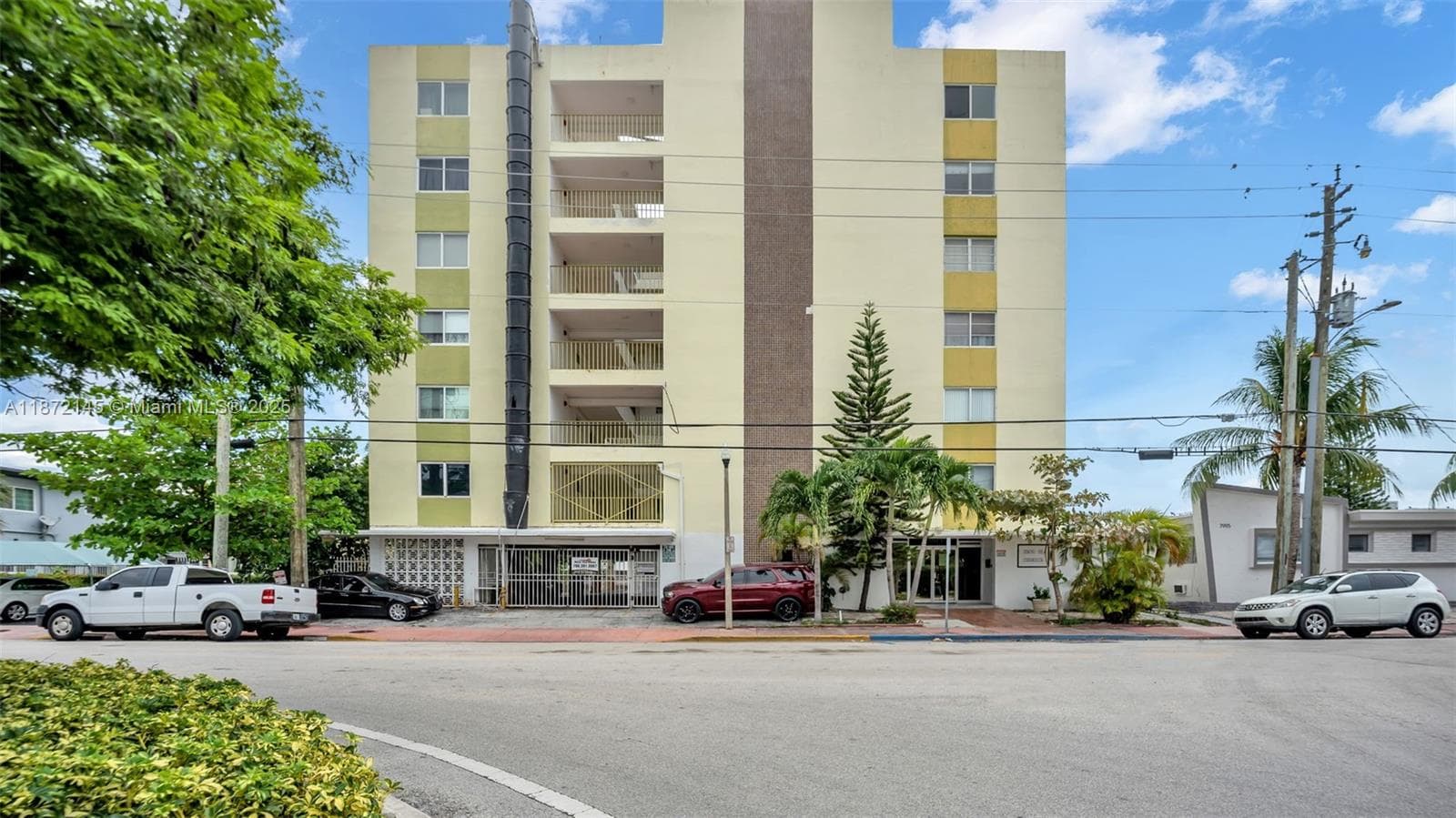 A11872145 — Miami Beach