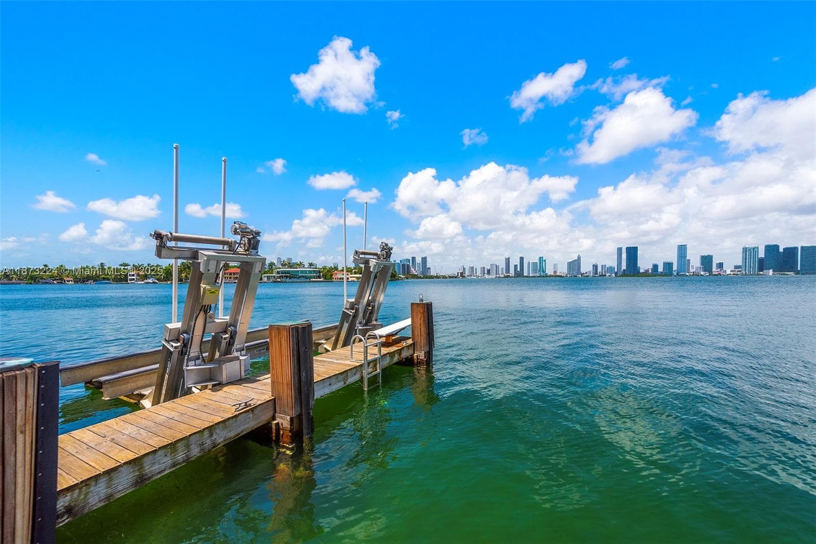 A11873224 — Miami Beach — 32