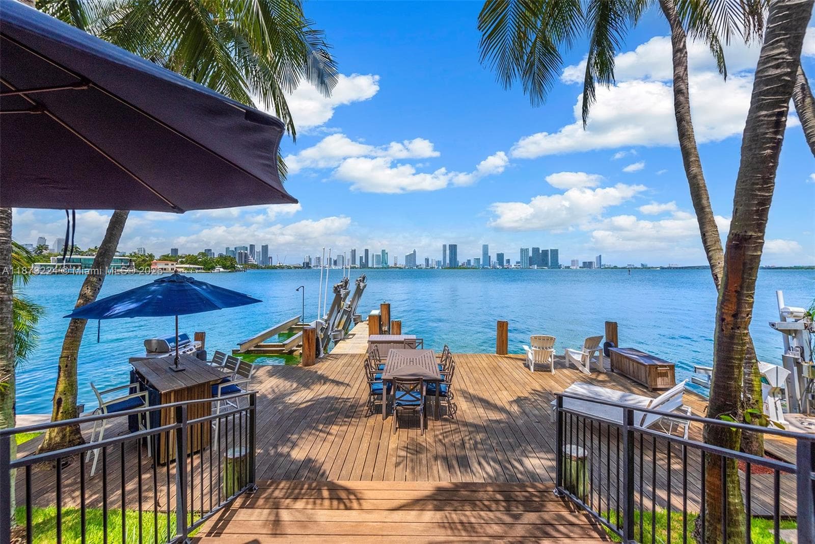 A11873224 — Miami Beach — 31