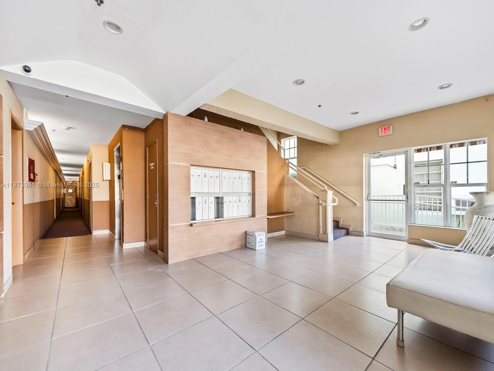 A11873361 — Miami Beach — 13