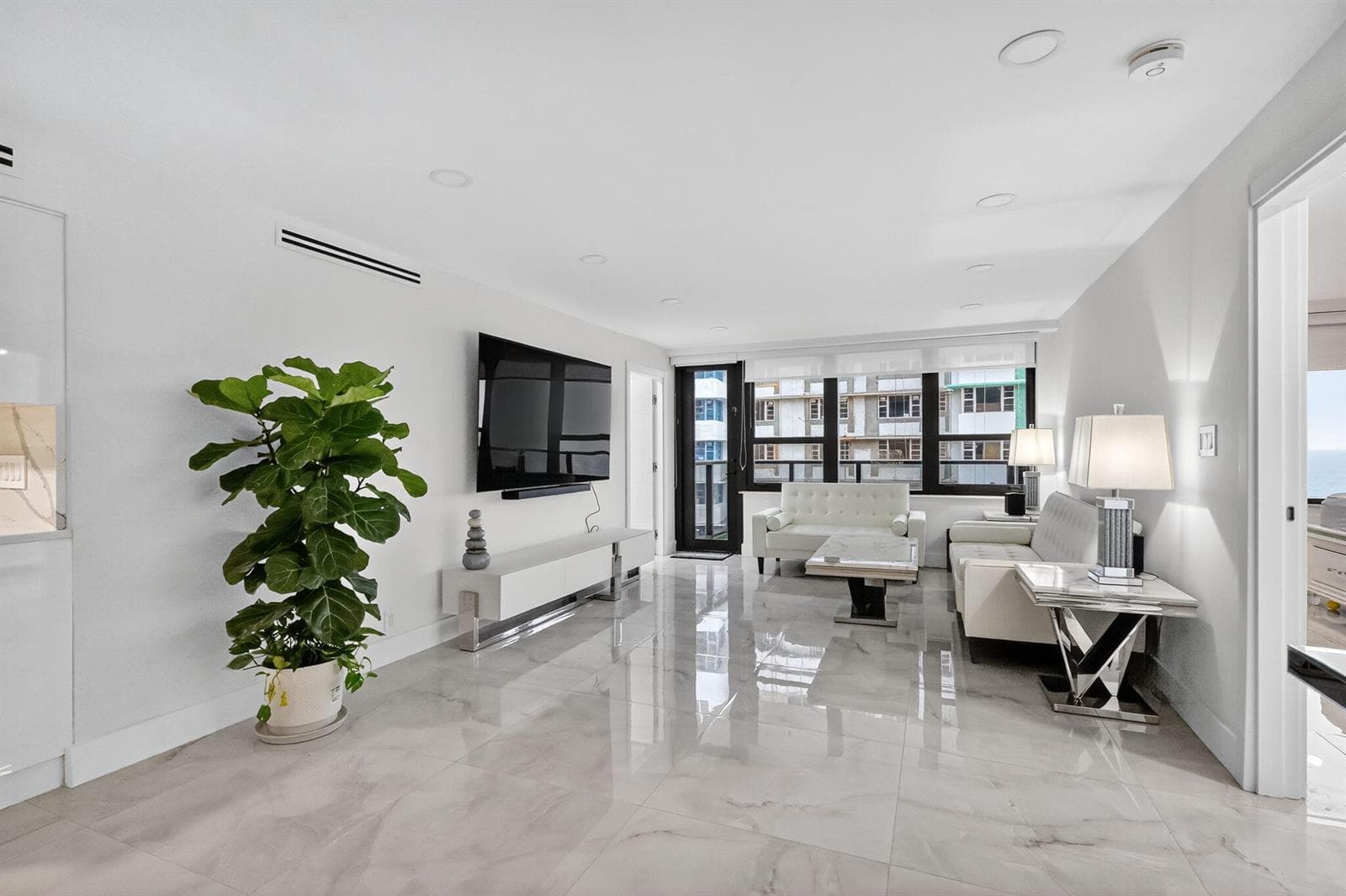 R11122020 — Miami Beach — 2