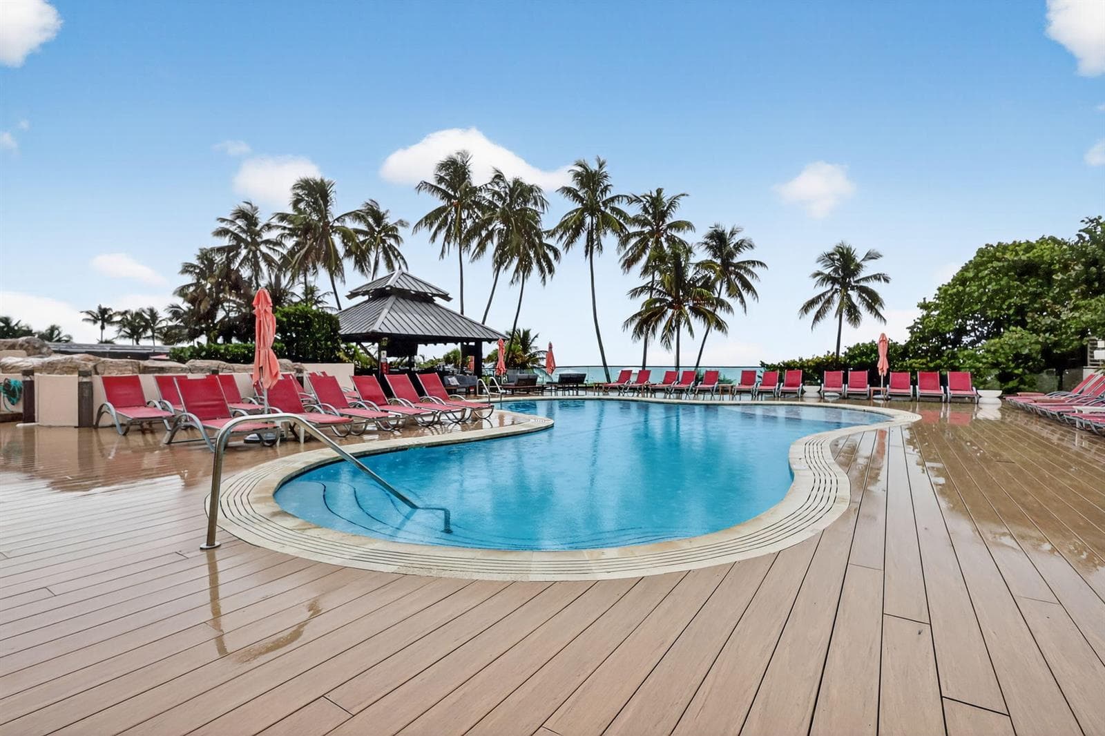 R11122020 — Miami Beach — 36