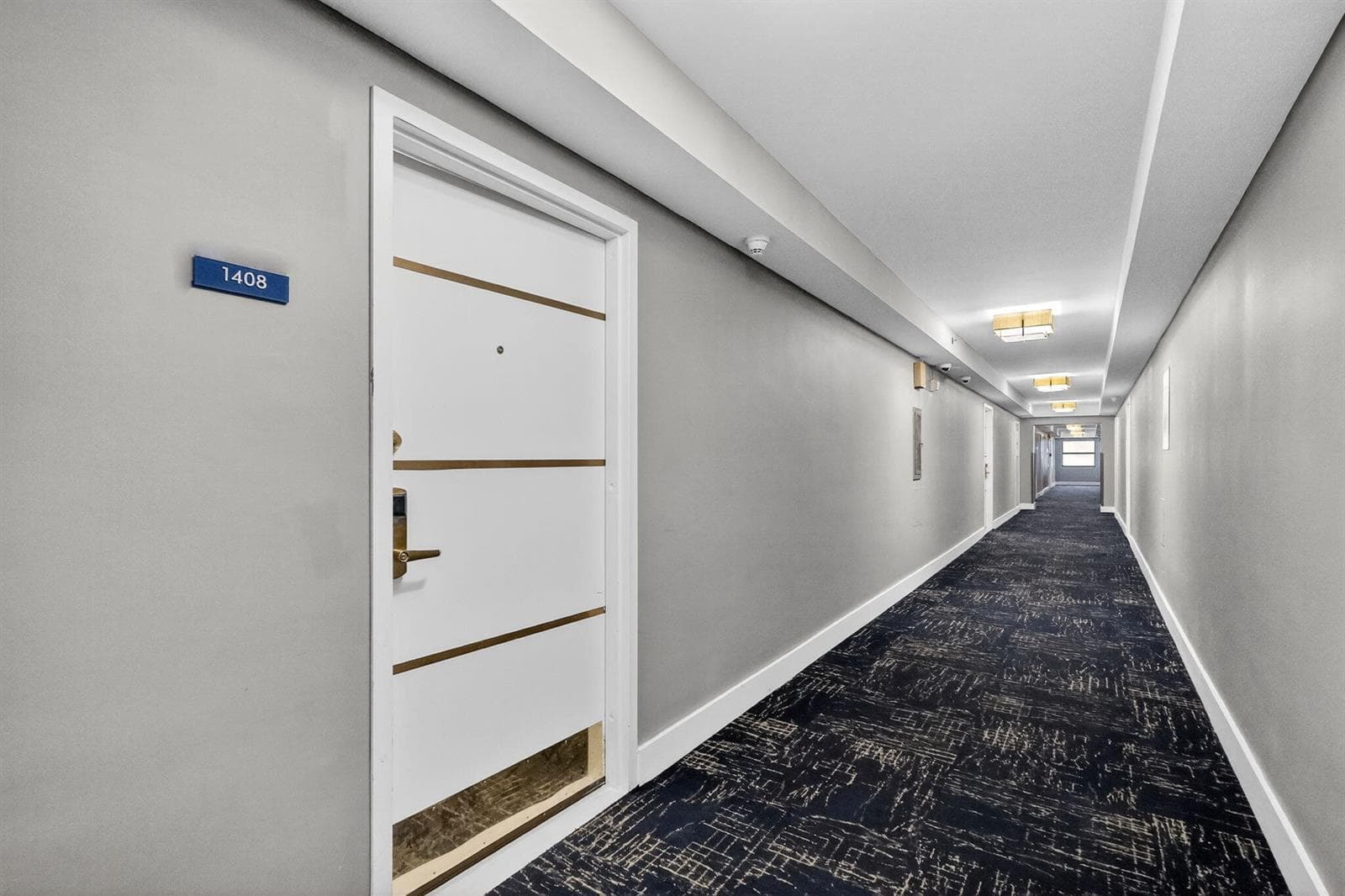 R11122020 — Miami Beach — 30