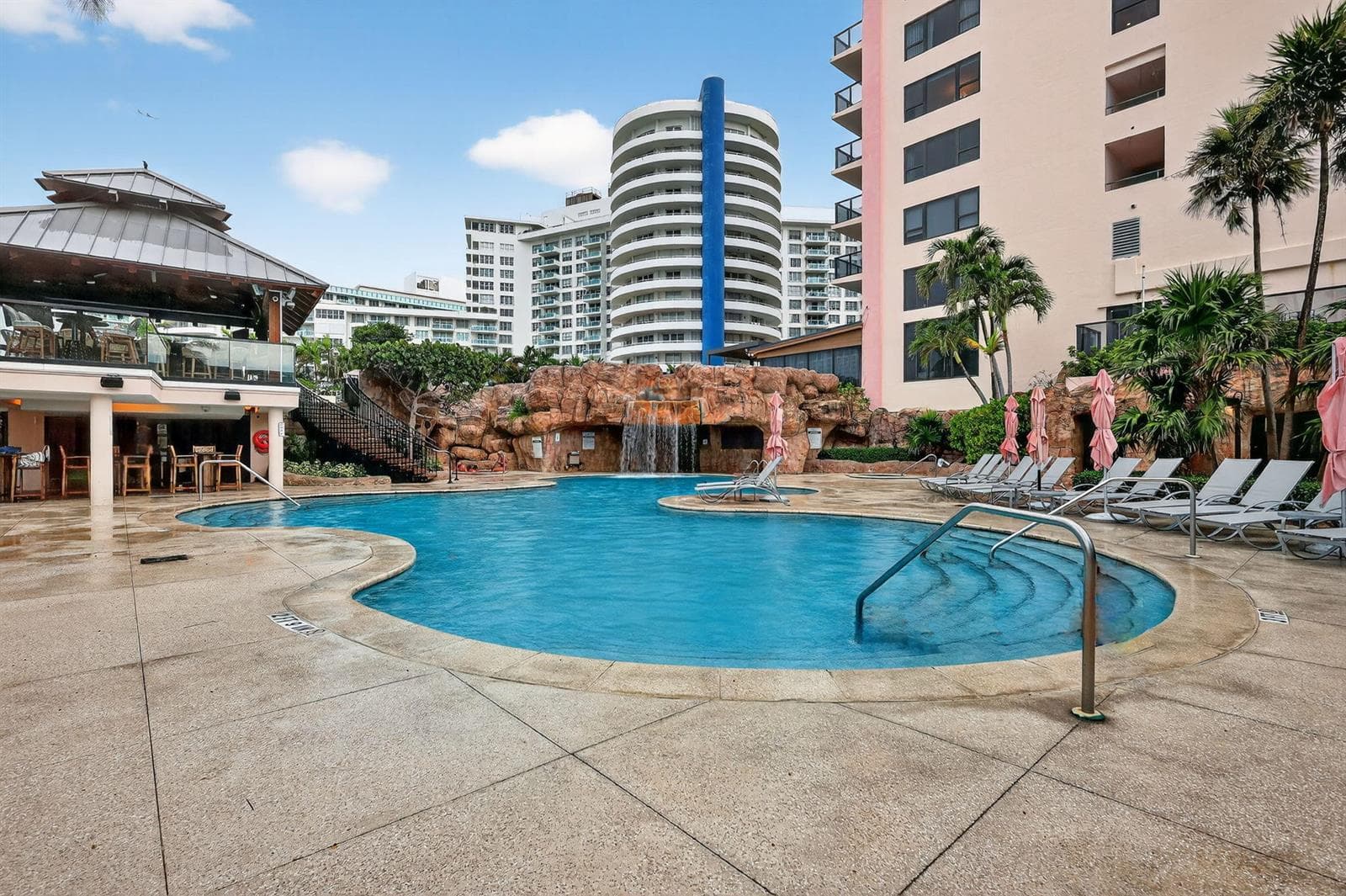 R11122020 — Miami Beach — 34