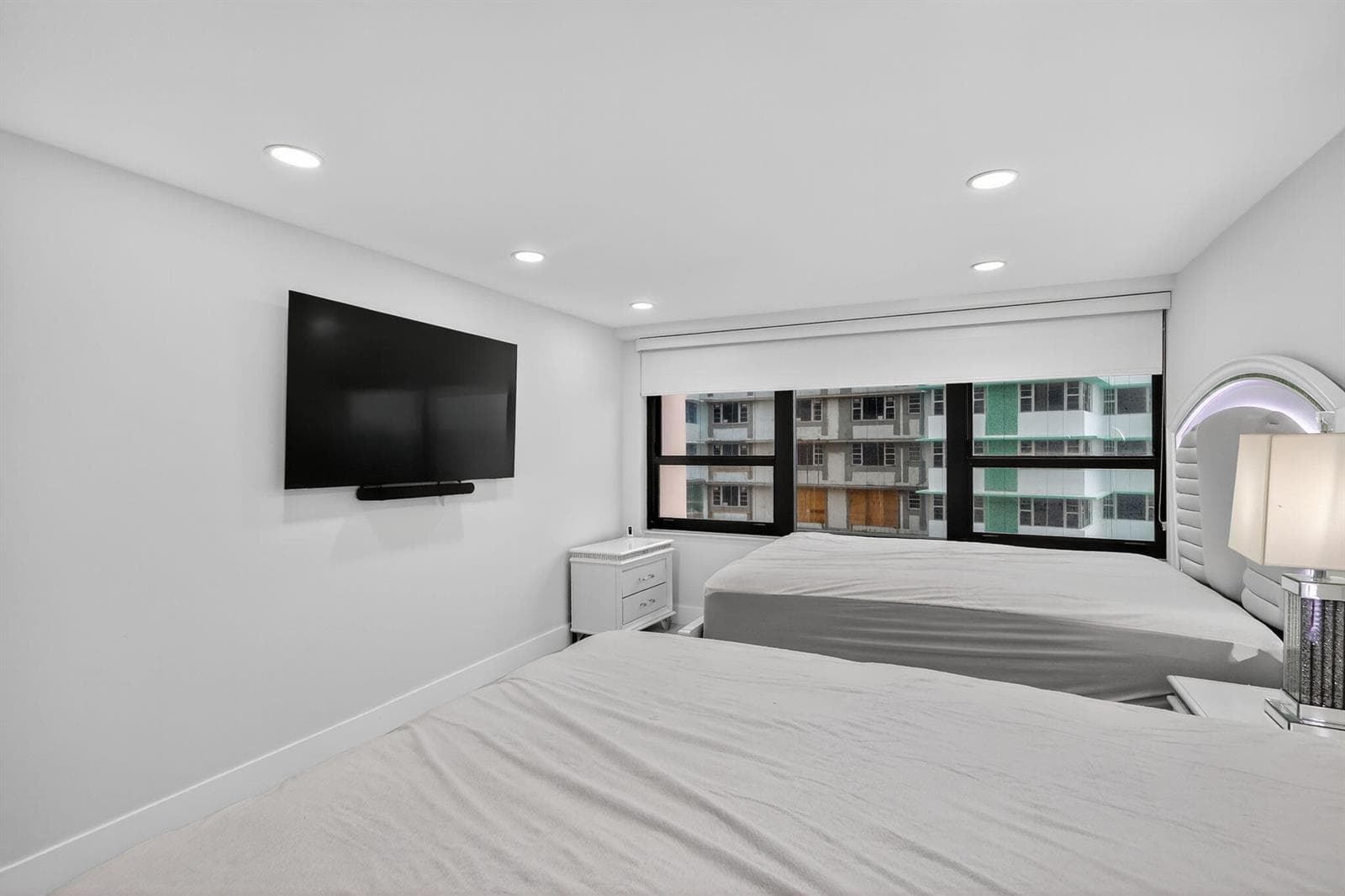 R11122020 — Miami Beach — 11