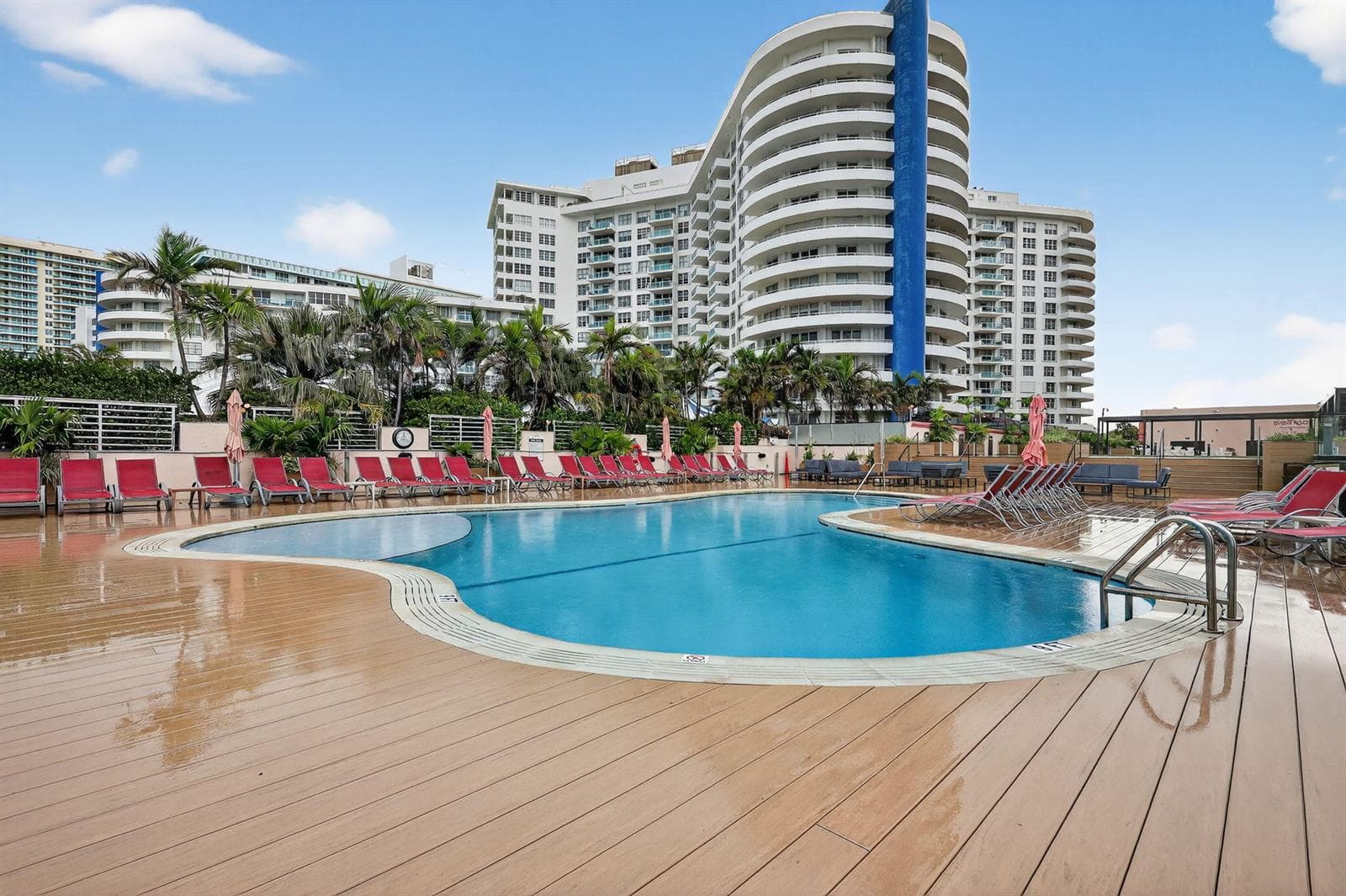 R11122020 — Miami Beach — 35