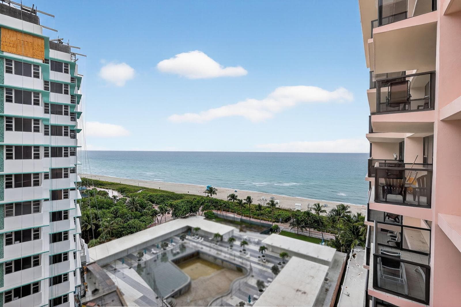 R11122020 — Miami Beach — 25