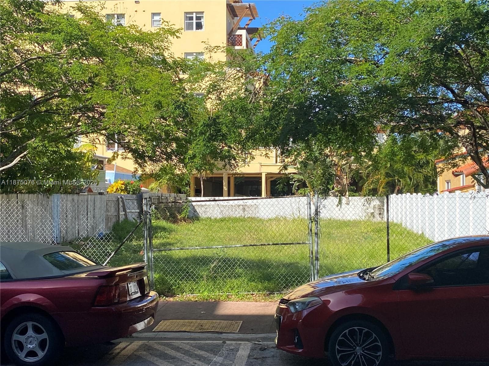 A11875076 — Miami Beach — 2