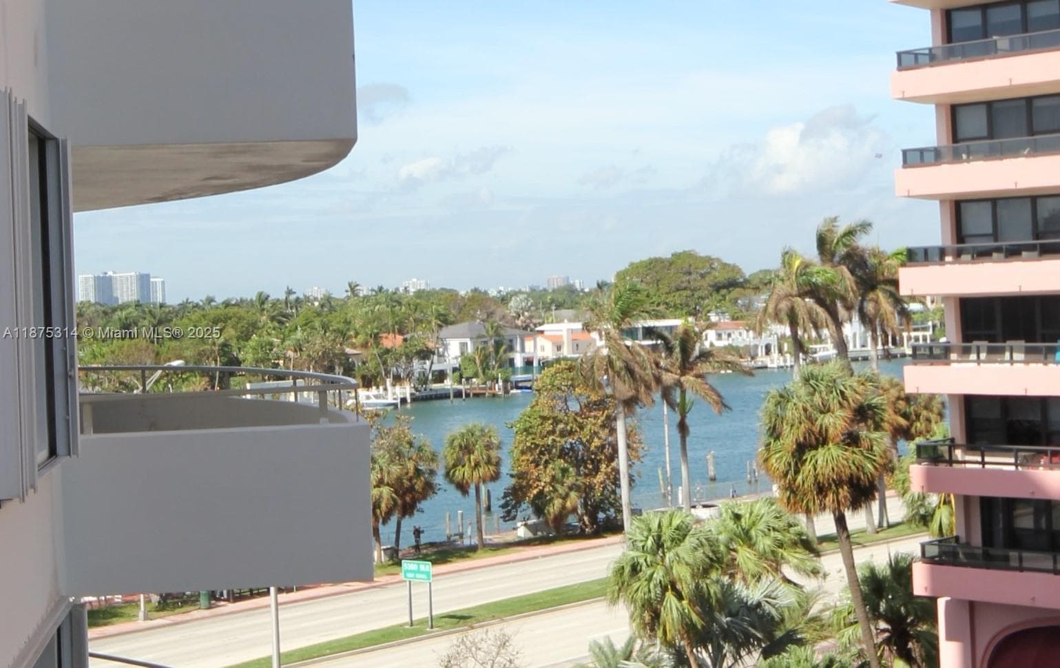 A11875314 — Miami Beach — 13