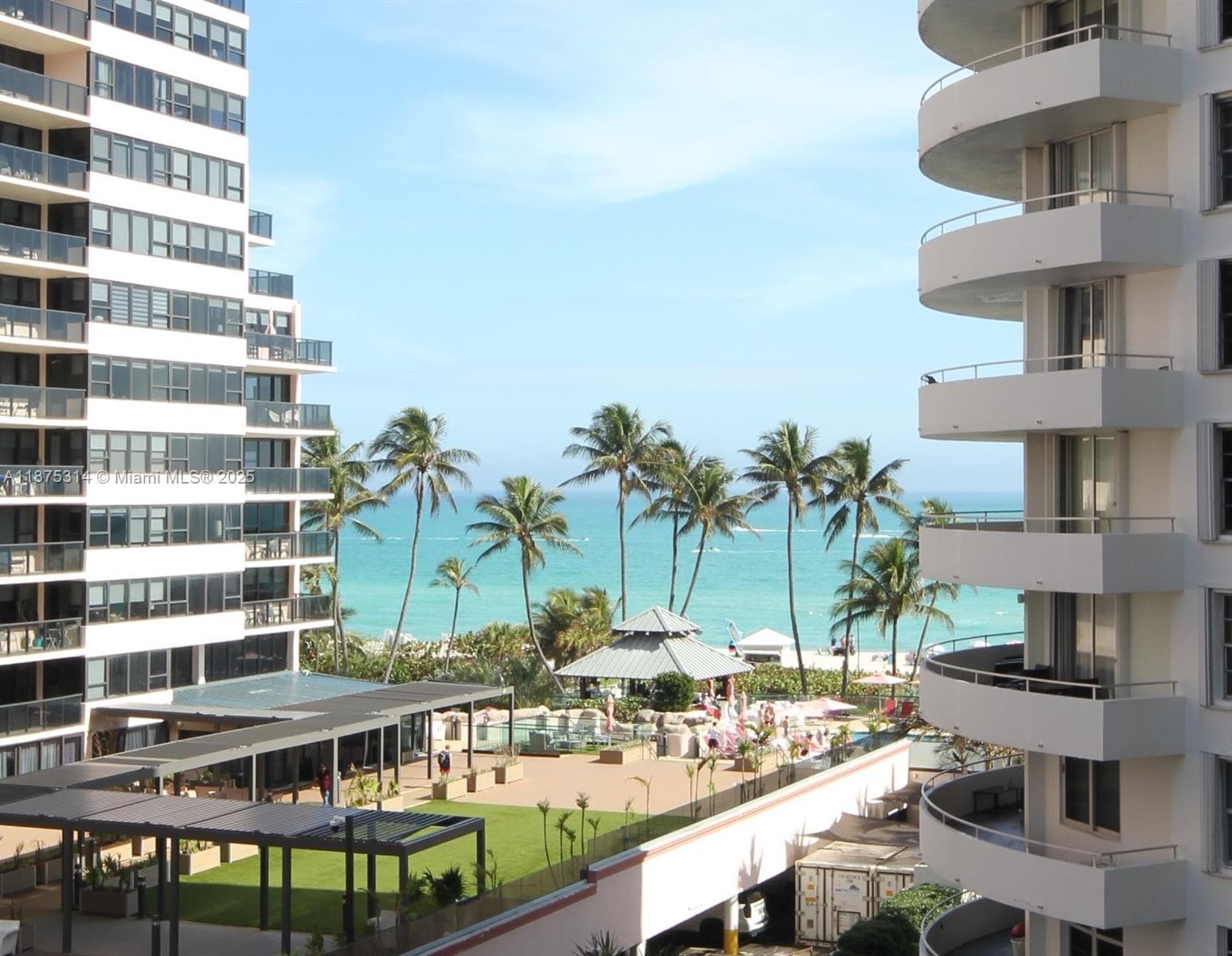 A11875314 — Miami Beach — 30