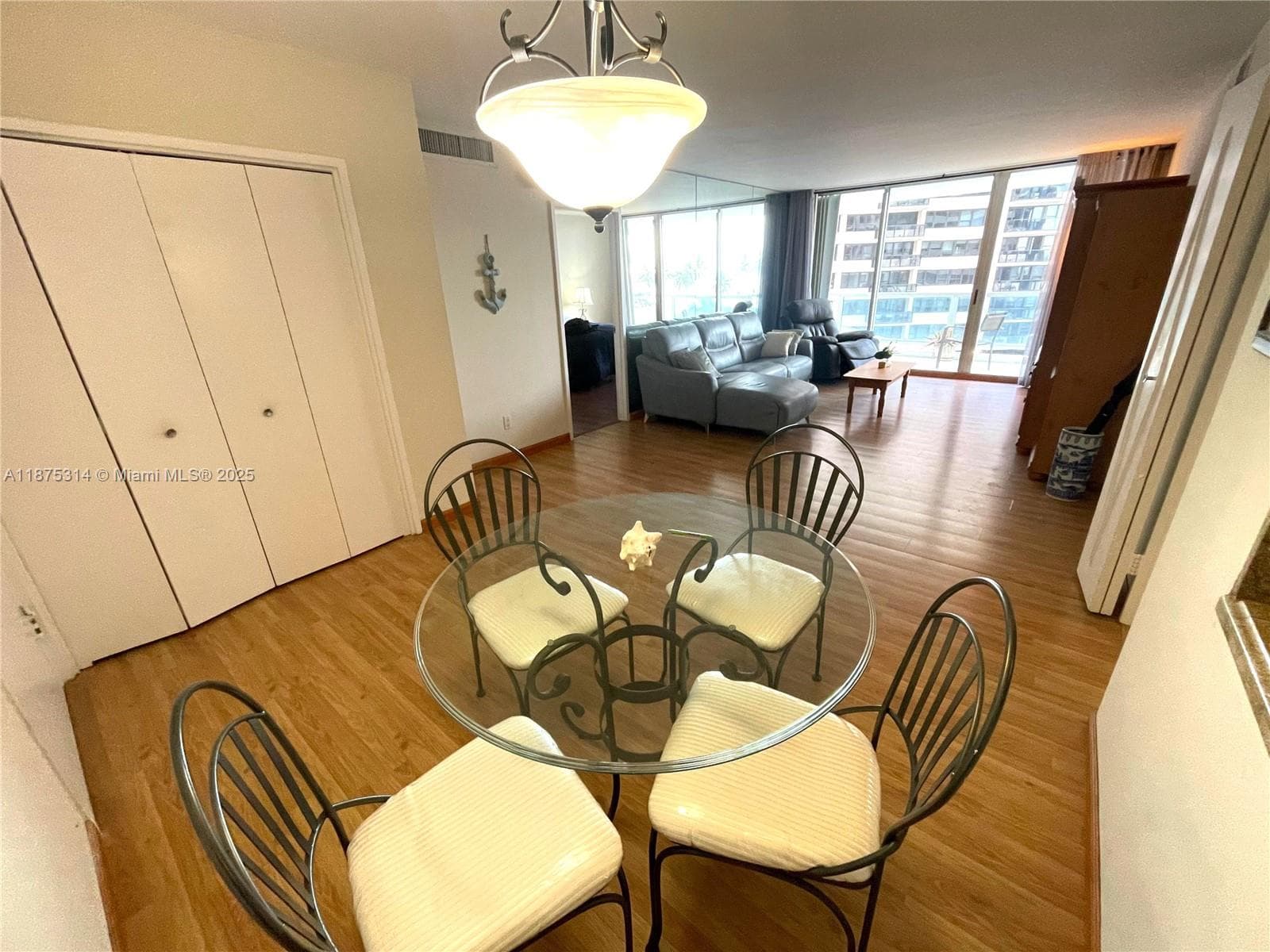 A11875314 — Miami Beach — 29