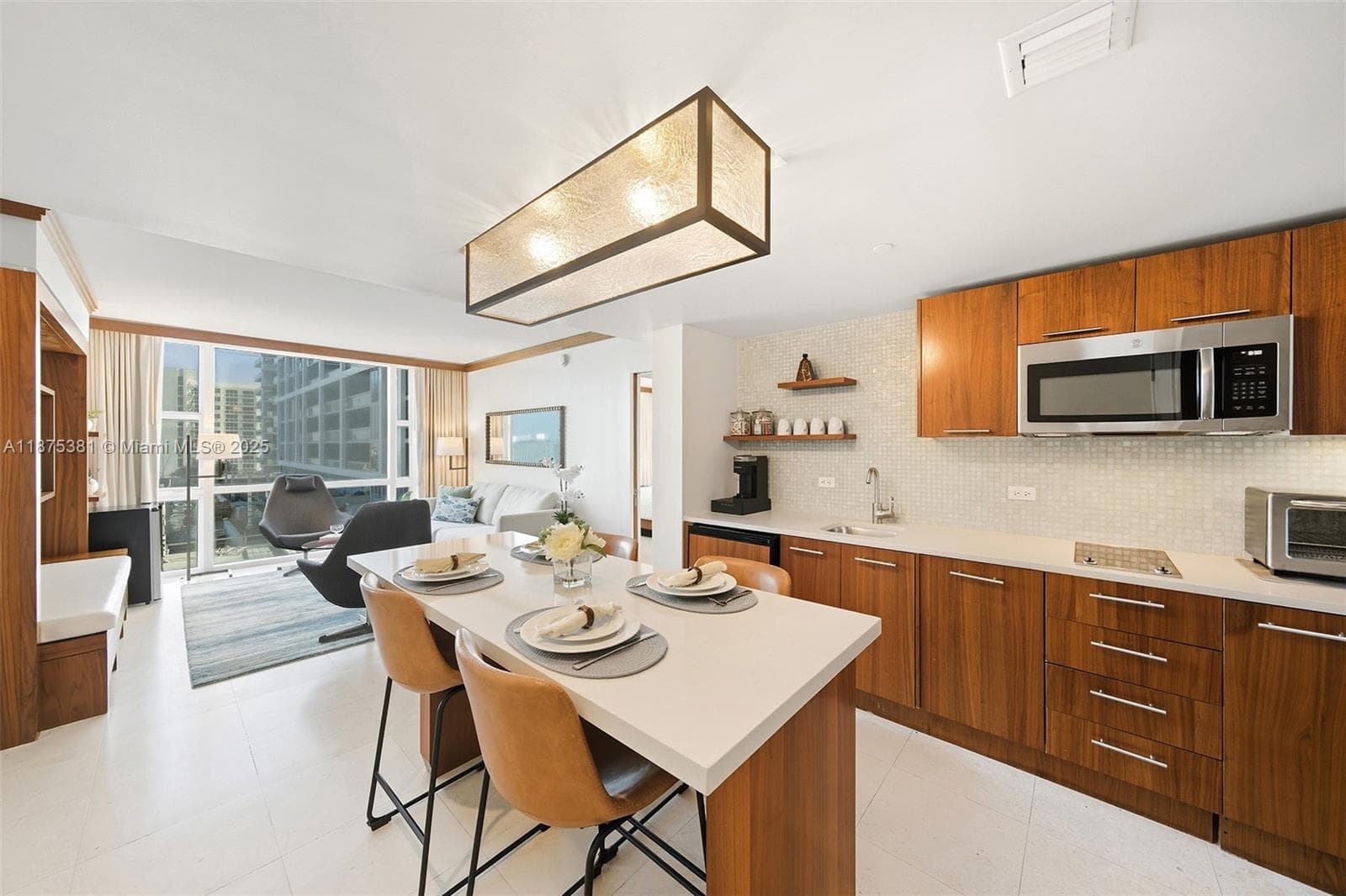 A11875381 — Miami Beach — 3
