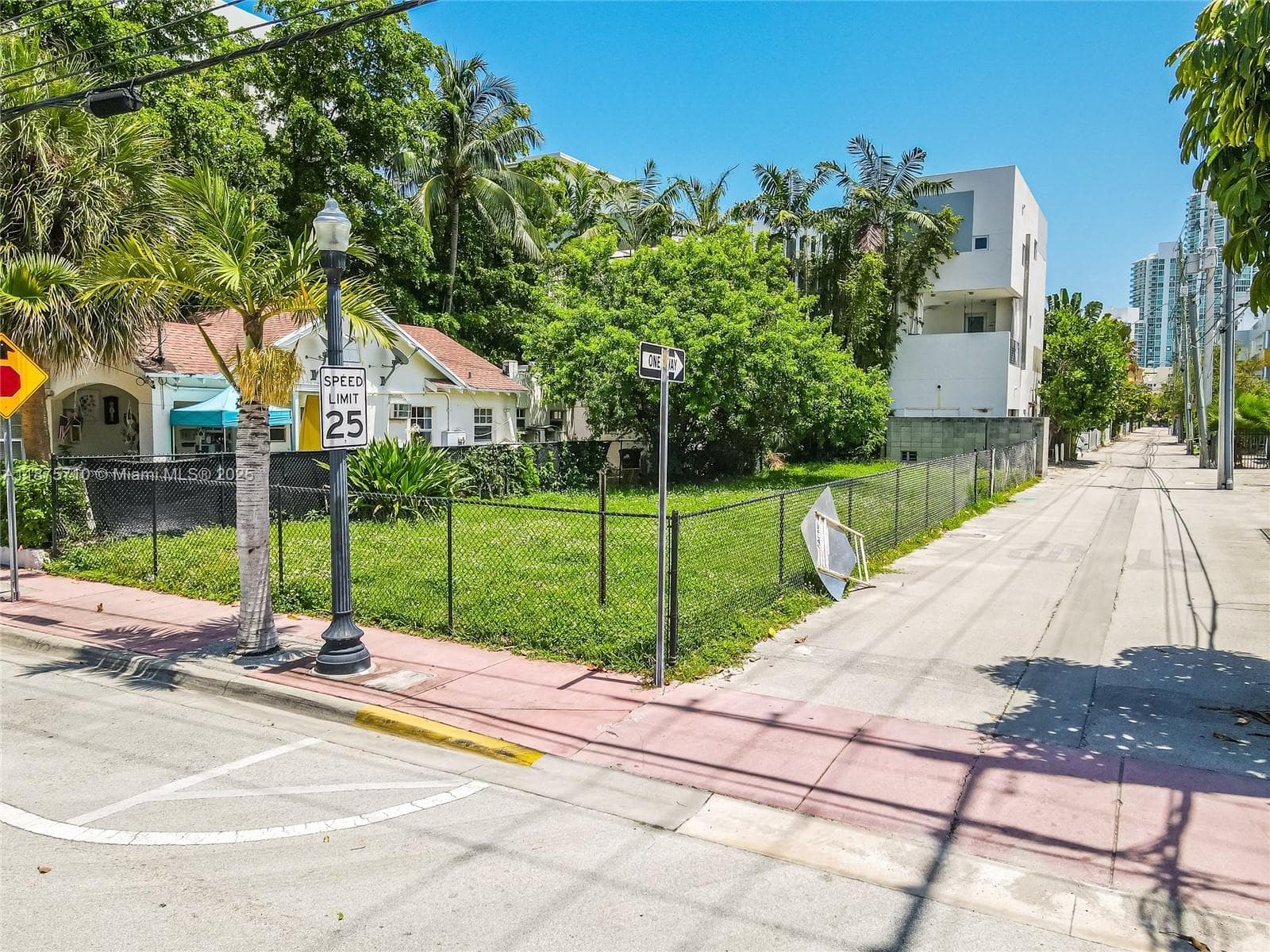 A11875710 — Miami Beach — 12