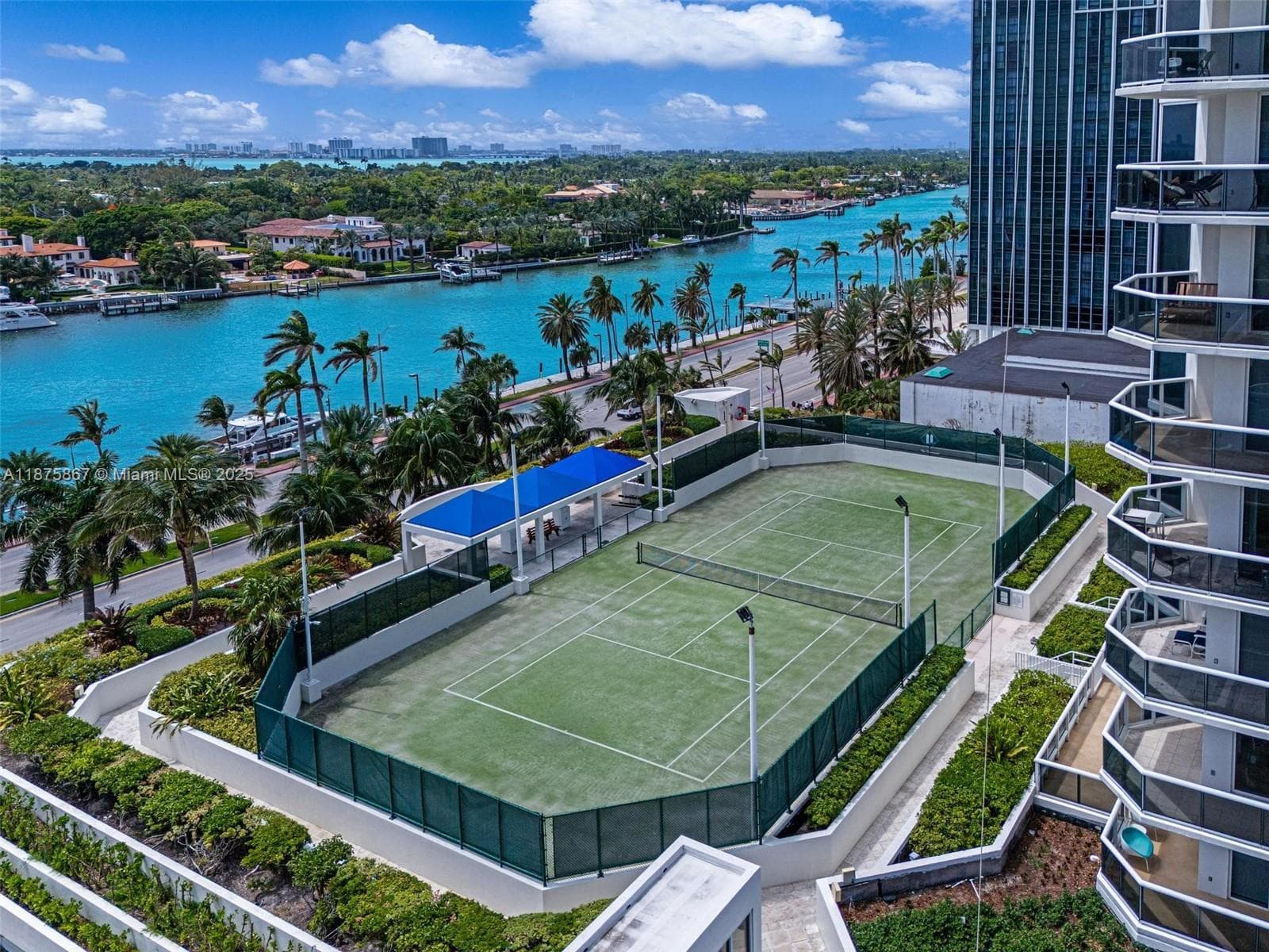 A11875867 — Miami Beach — 26