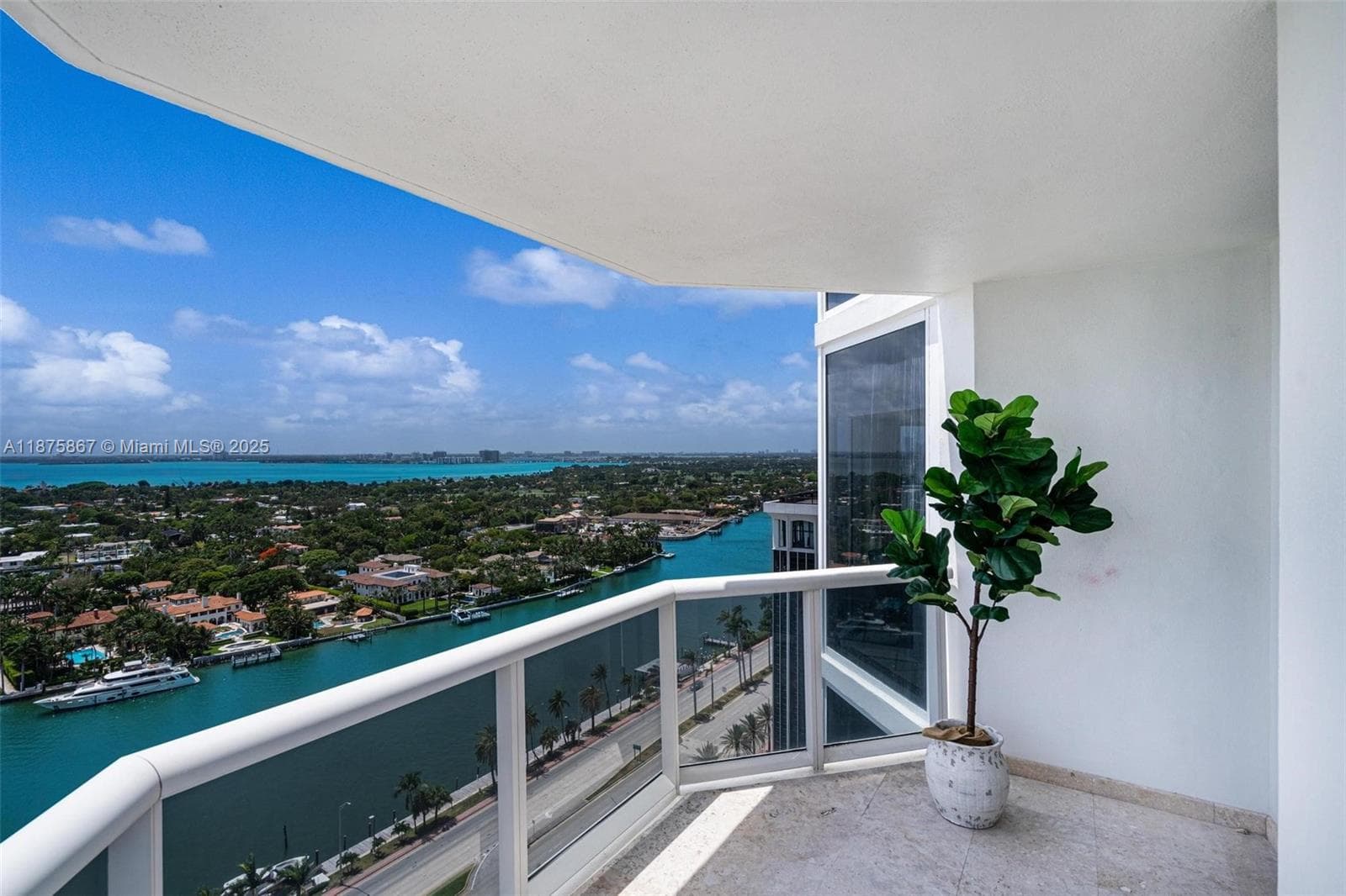 A11875867 — Miami Beach — 22