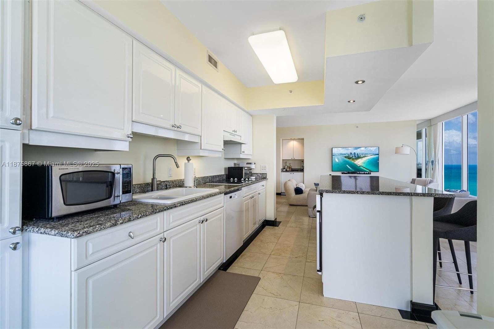 A11875867 — Miami Beach — 5