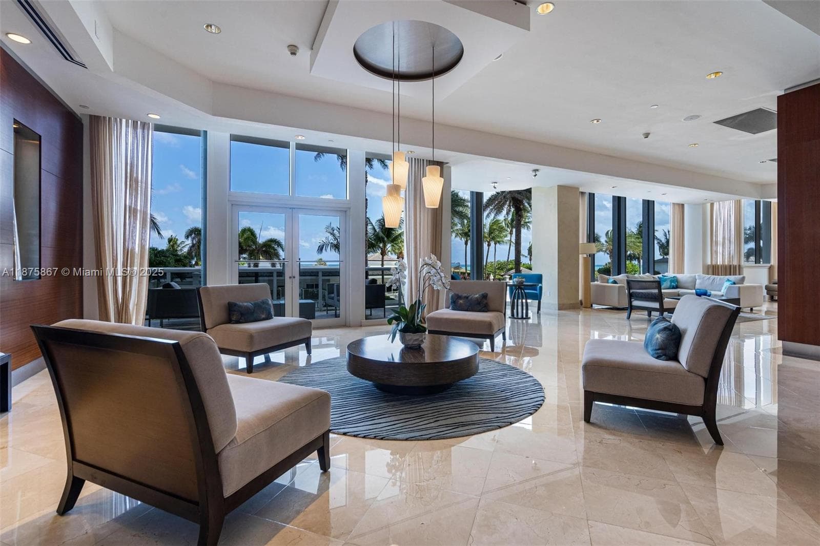 A11875867 — Miami Beach — 34