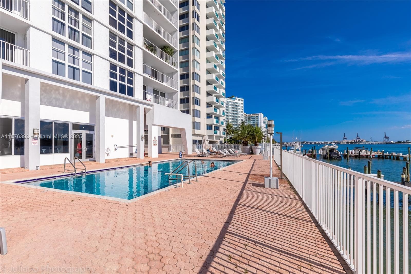 A11876393 — Miami Beach — 14
