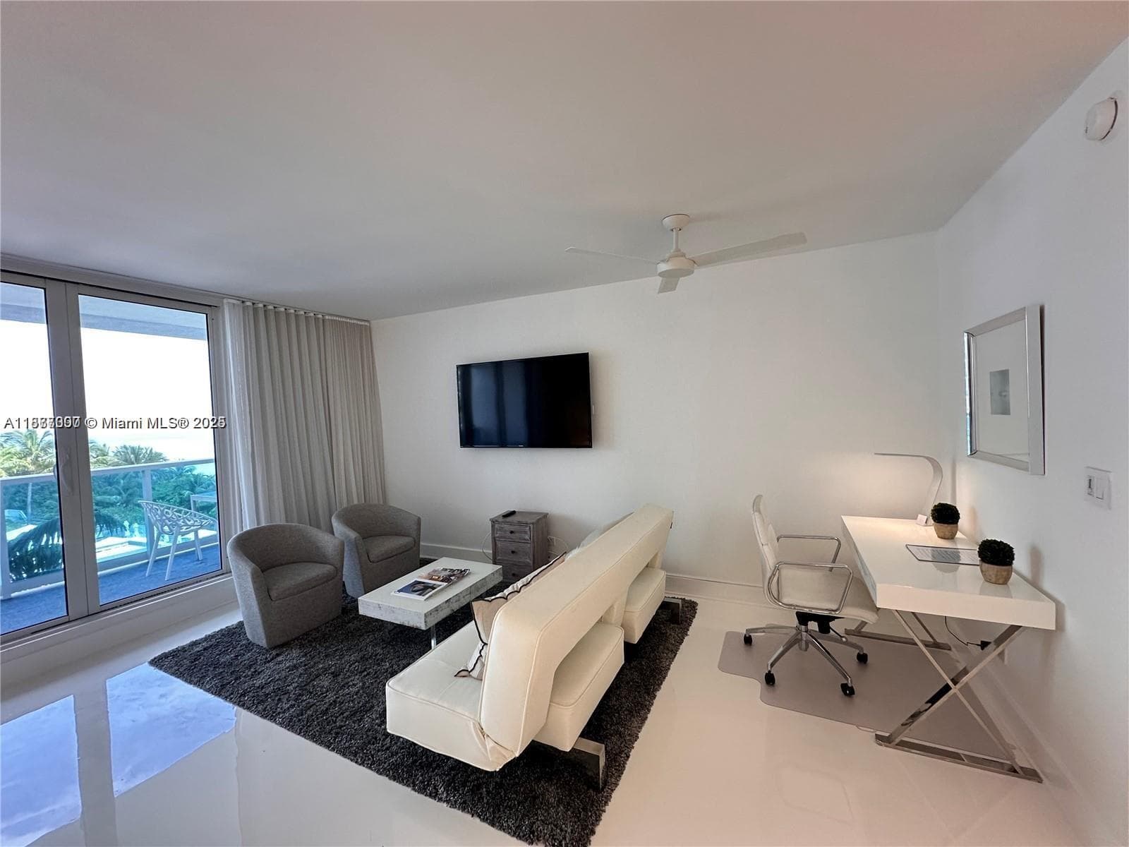 A11877000 — Miami Beach — 5