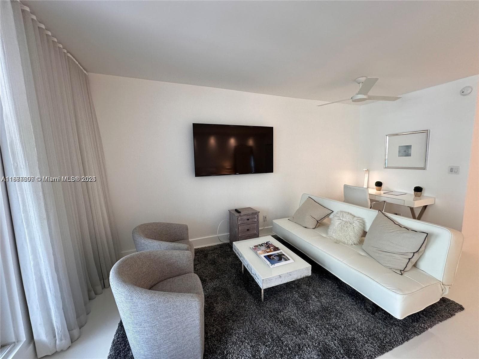 A11877000 — Miami Beach — 11