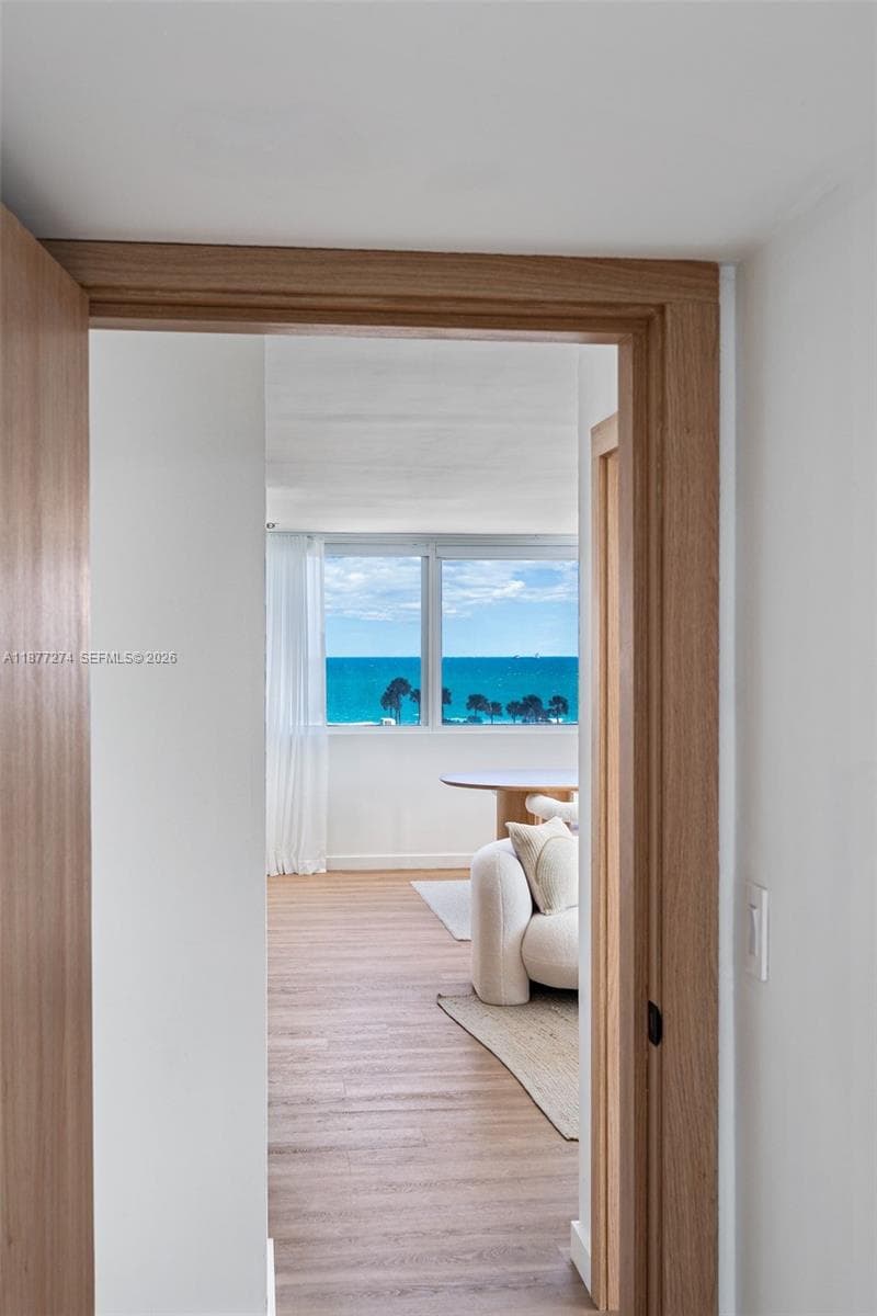 A11877274 — Miami Beach — 31