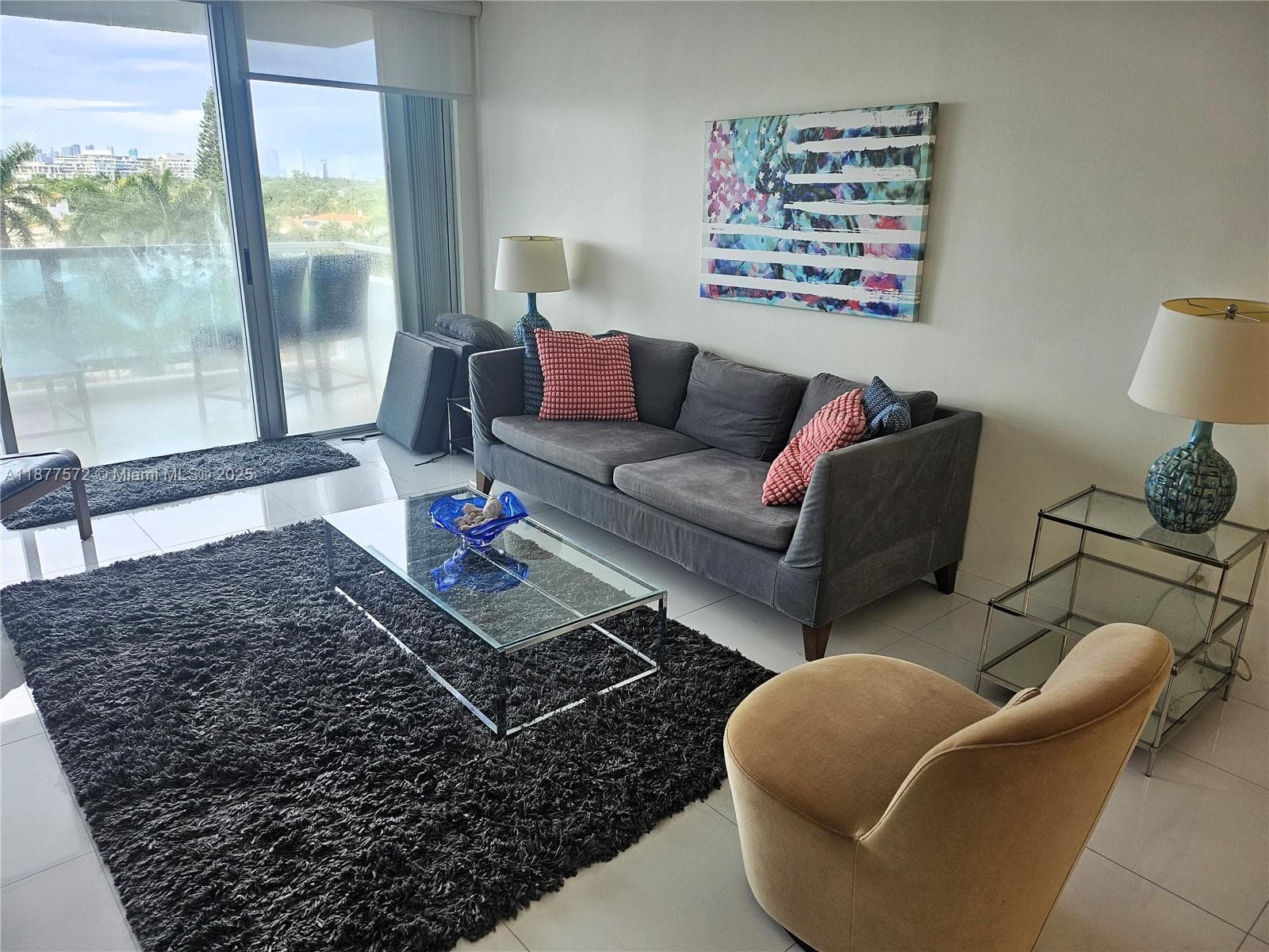 A11877572 — Miami Beach — 3
