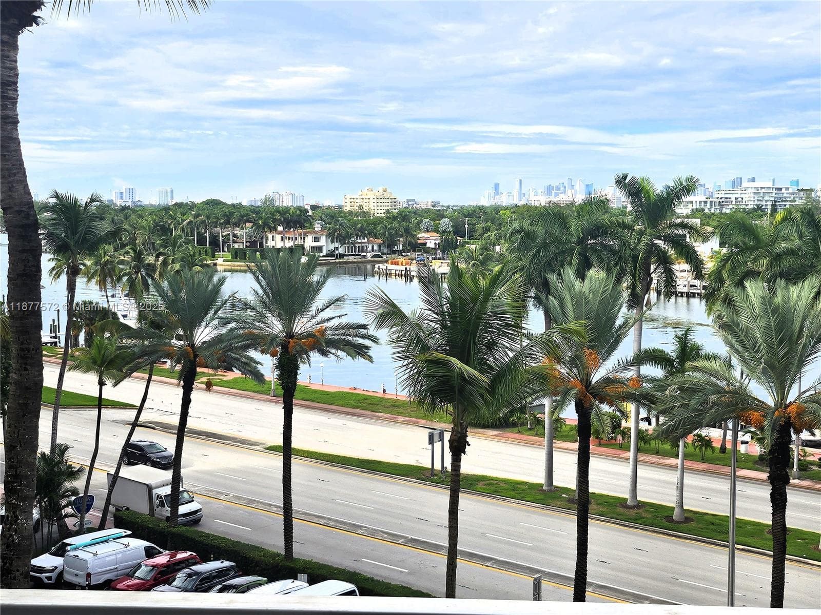A11877572 — Miami Beach — 28