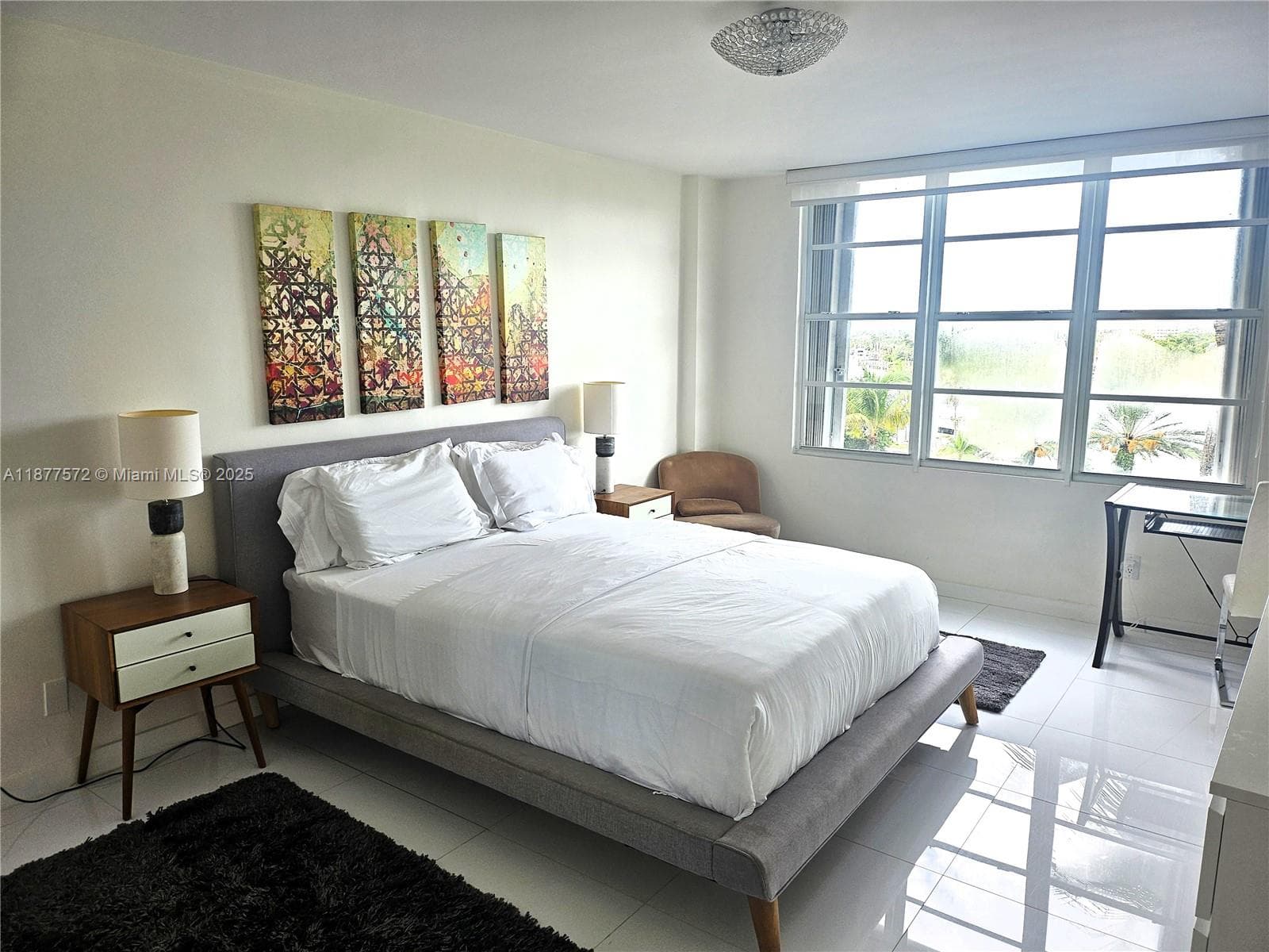 A11877572 — Miami Beach — 20
