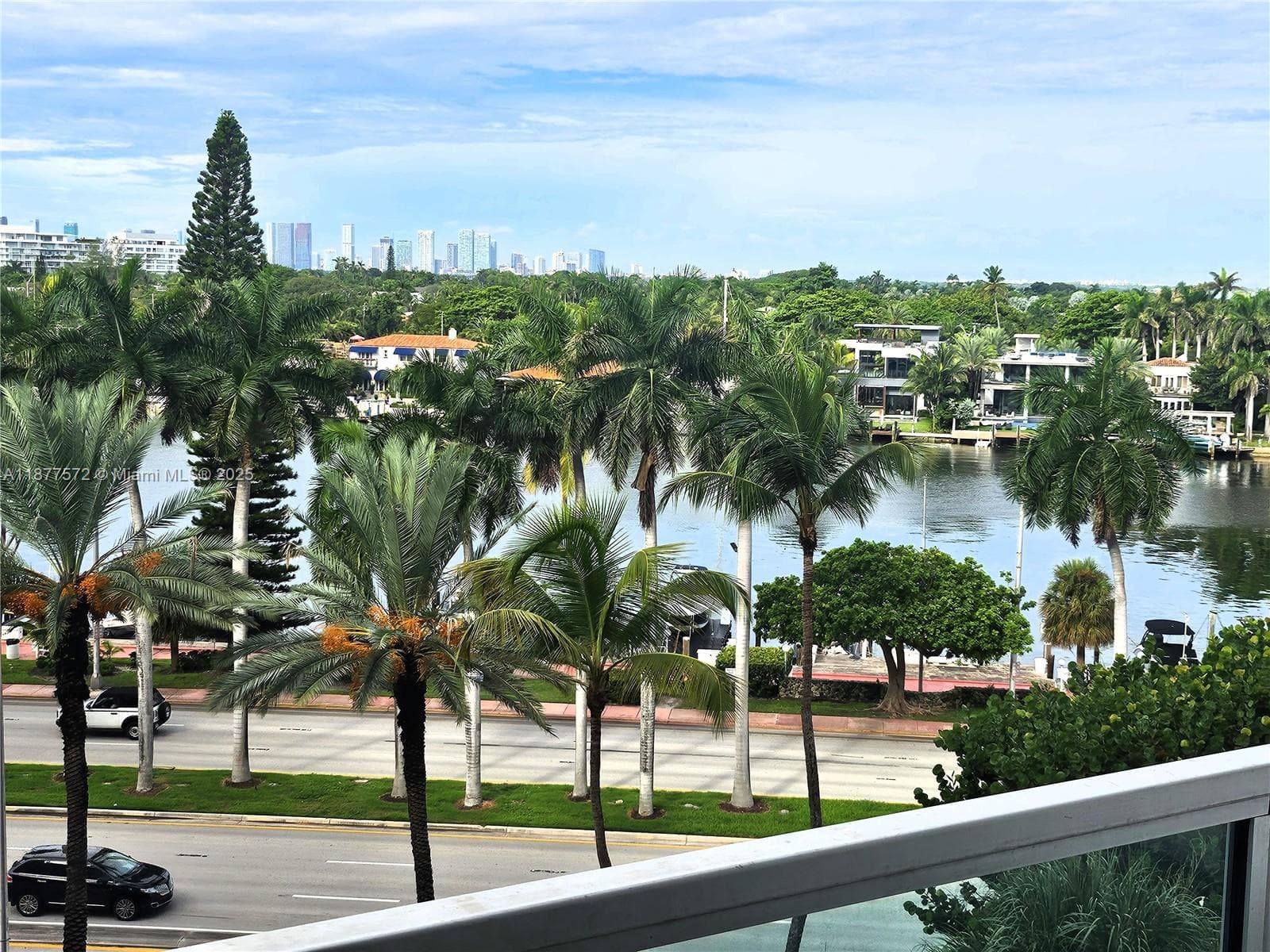 A11877572 — Miami Beach — 24