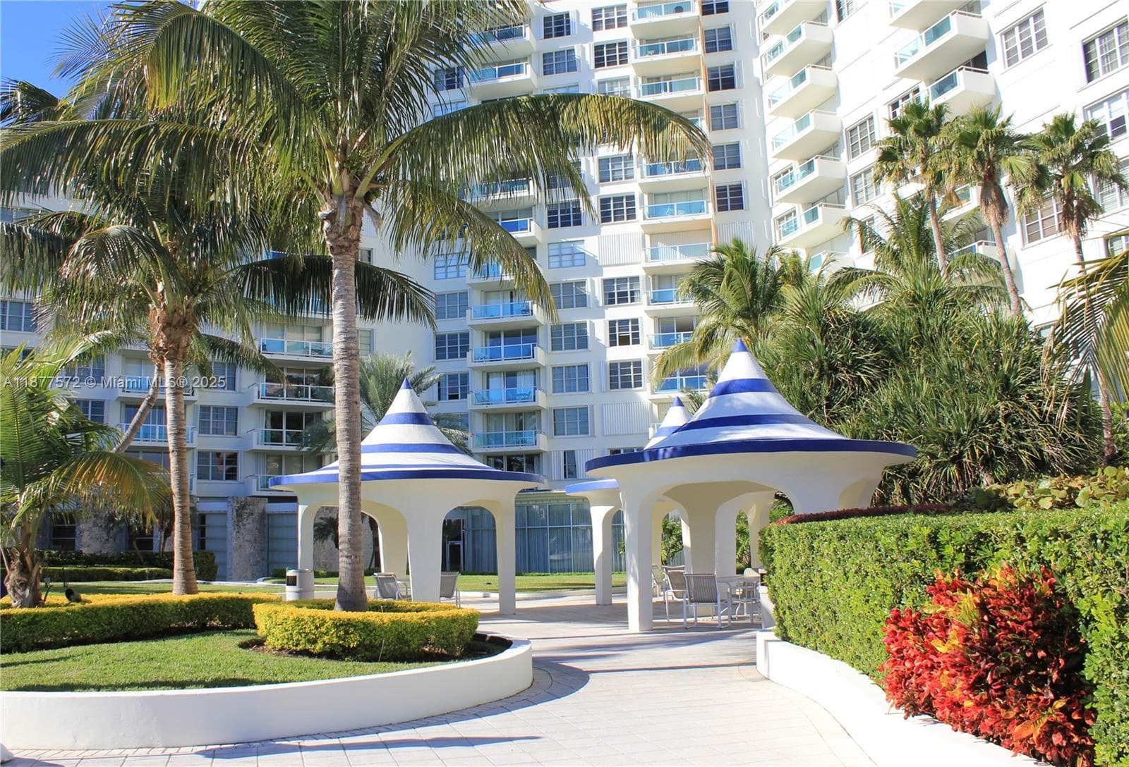 A11877572 — Miami Beach — 37