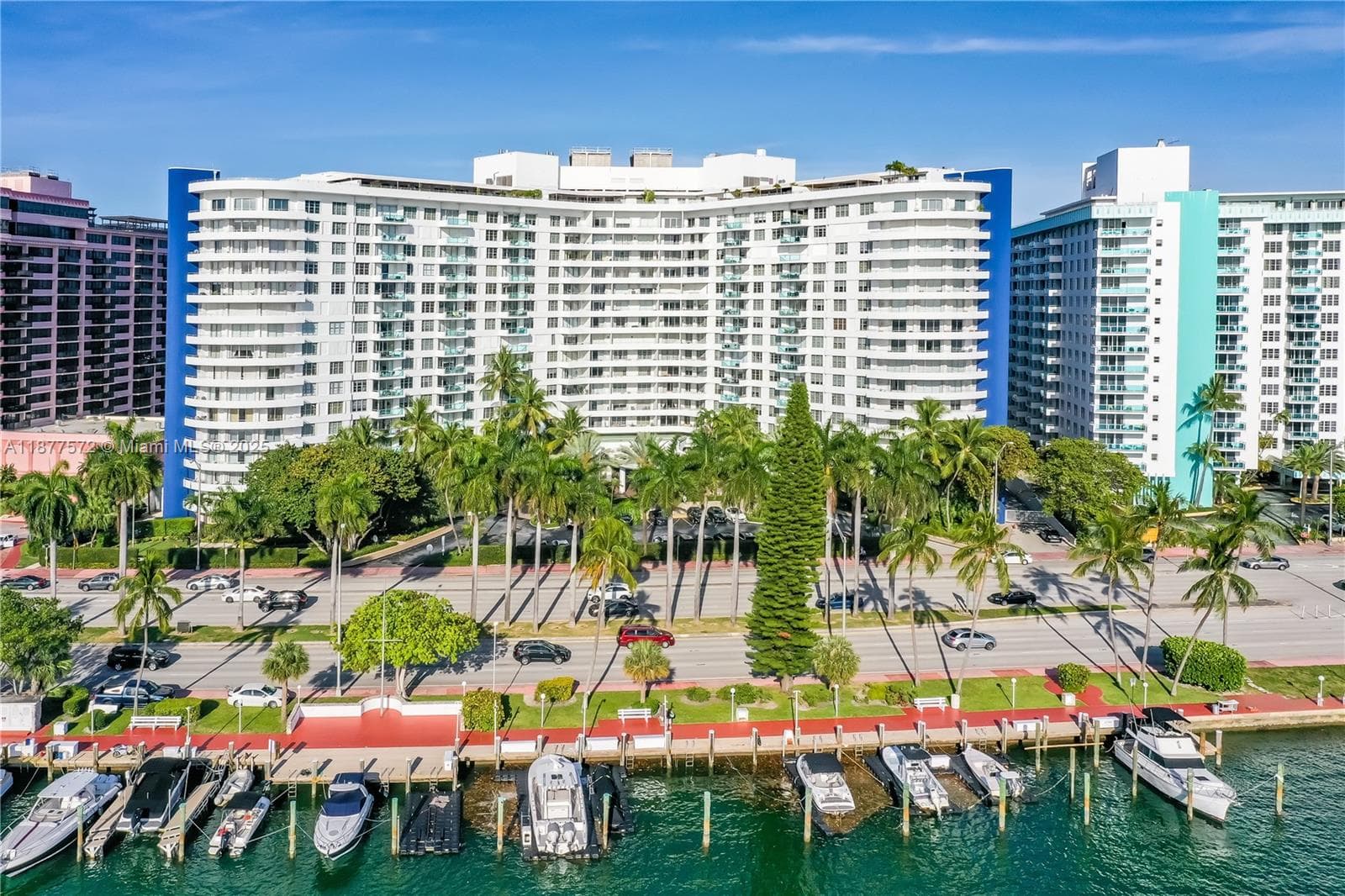 A11877572 — Miami Beach — 68