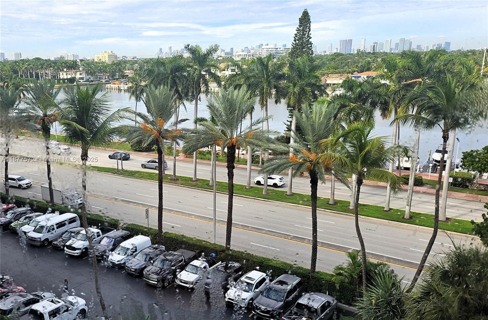 A11877572 — Miami Beach — 70