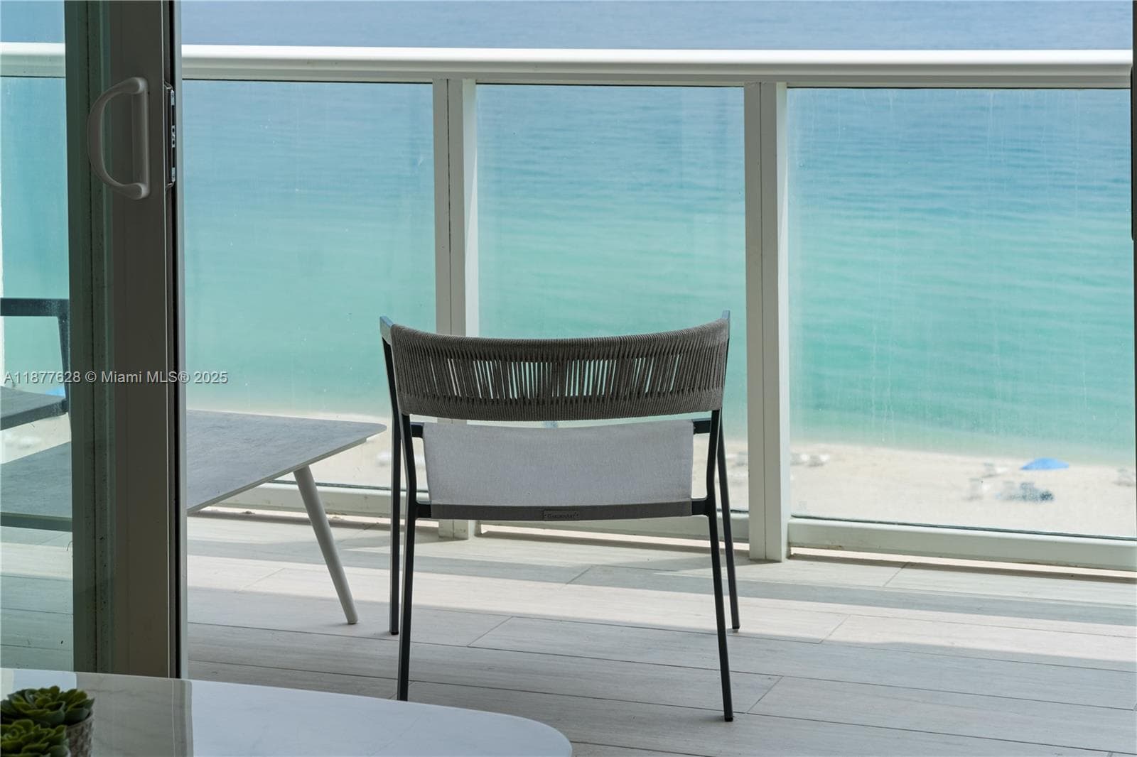 A11877628 — Miami Beach — 13
