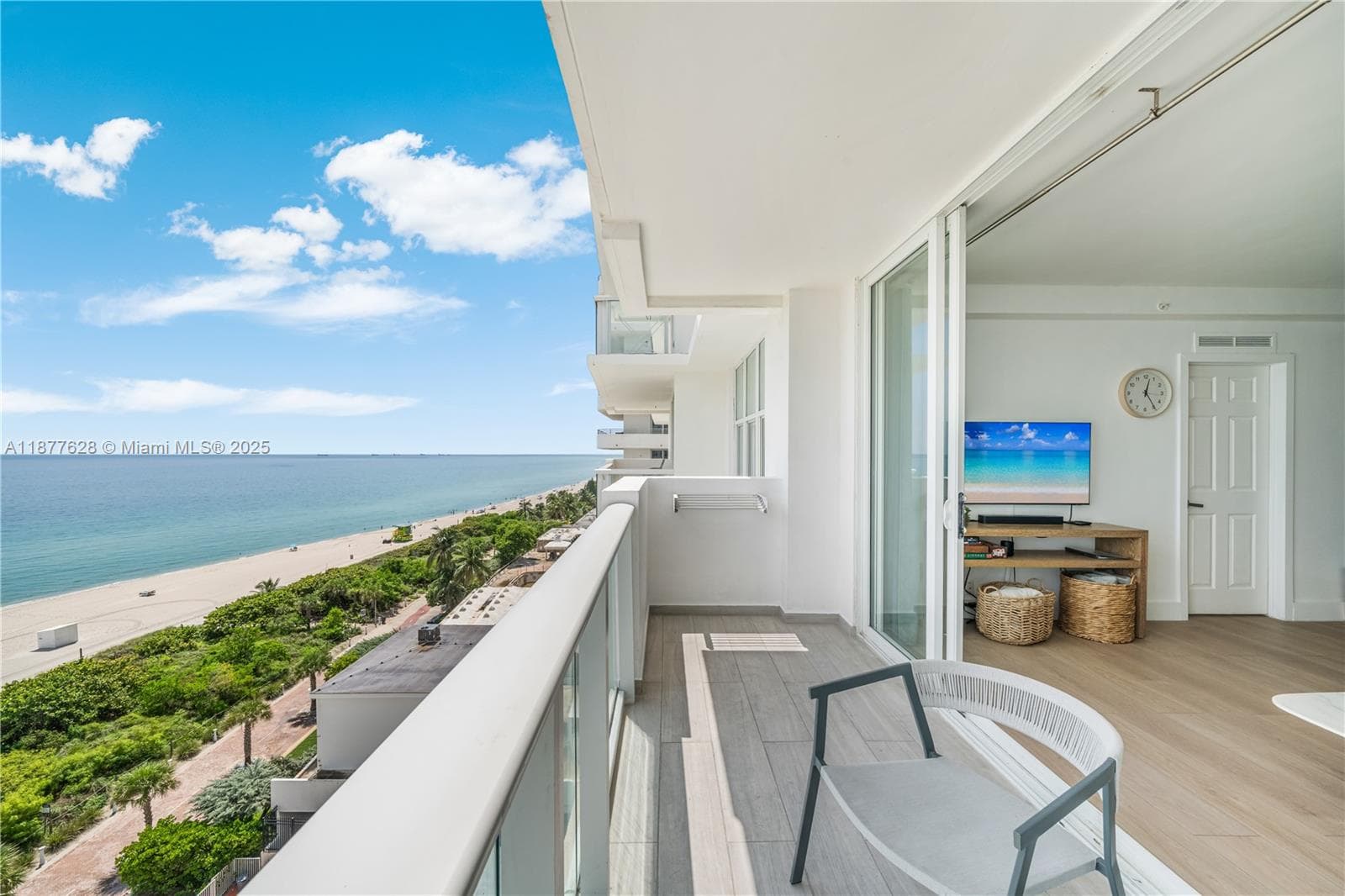 A11877628 — Miami Beach — 16