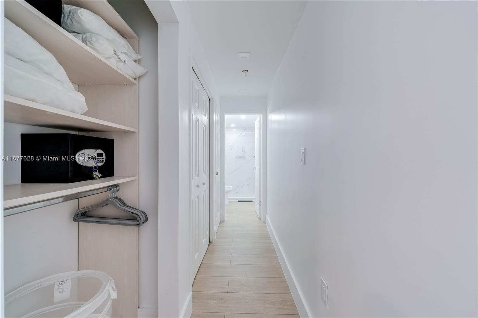 A11877628 — Miami Beach — 22