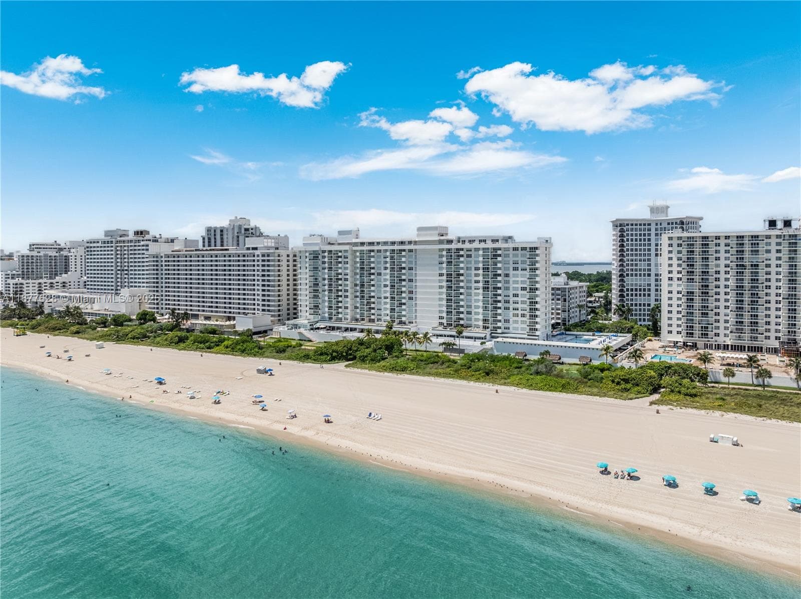 A11877628 — Miami Beach — 28