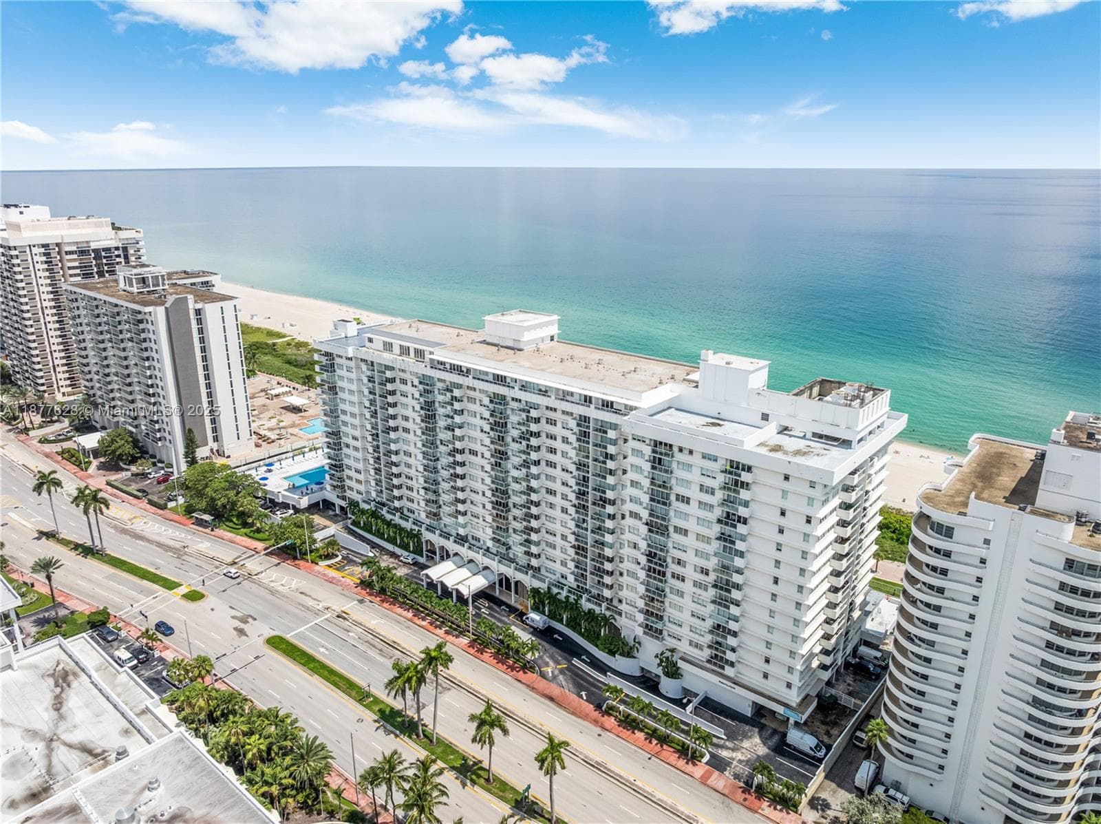A11877628 — Miami Beach — 30