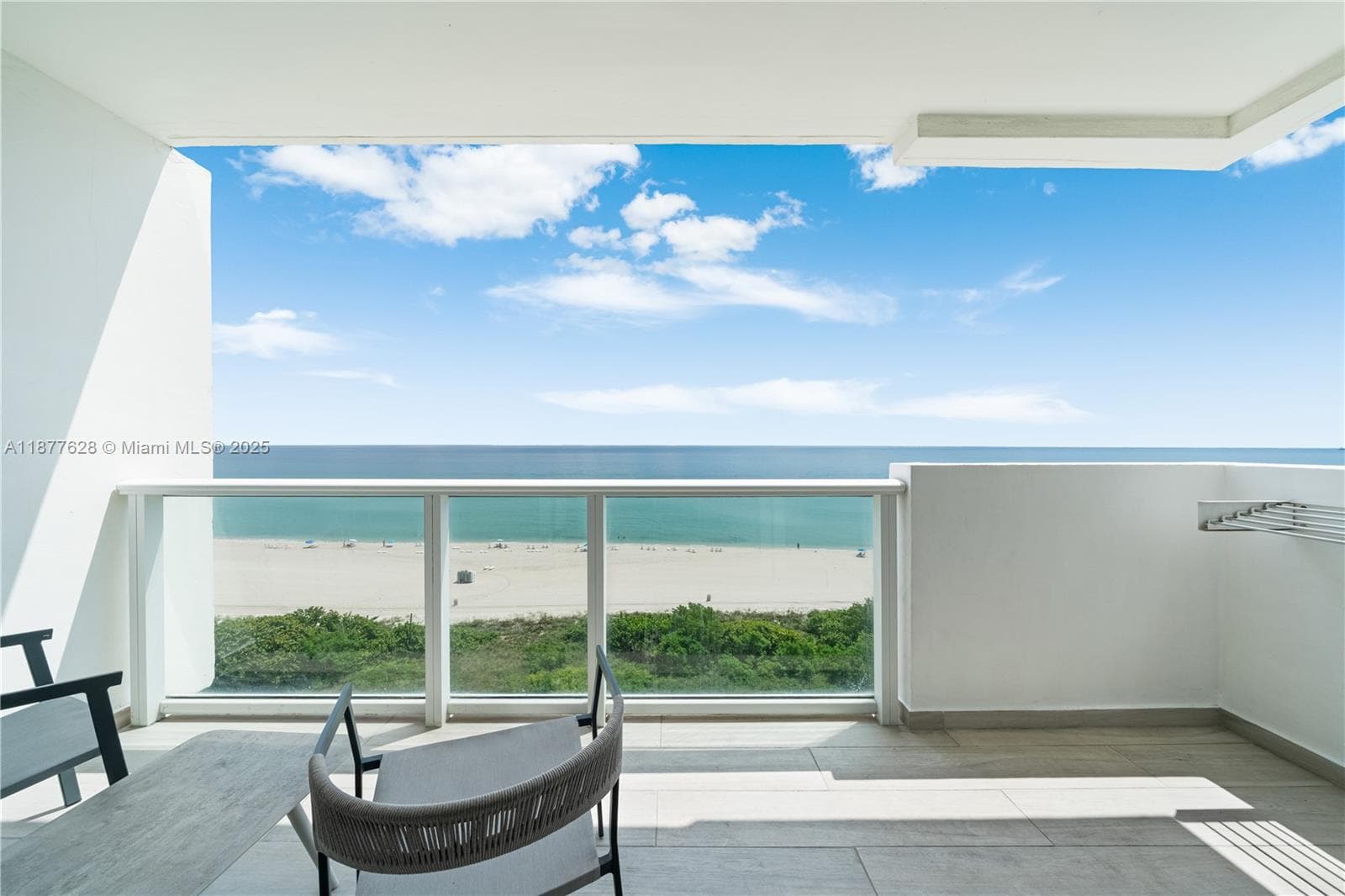 A11877628 — Miami Beach — 14