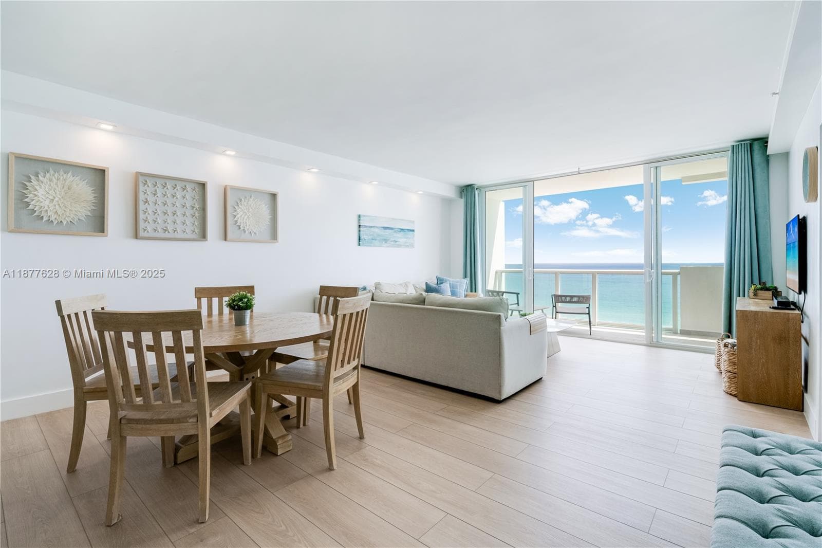 A11877628 — Miami Beach — 4