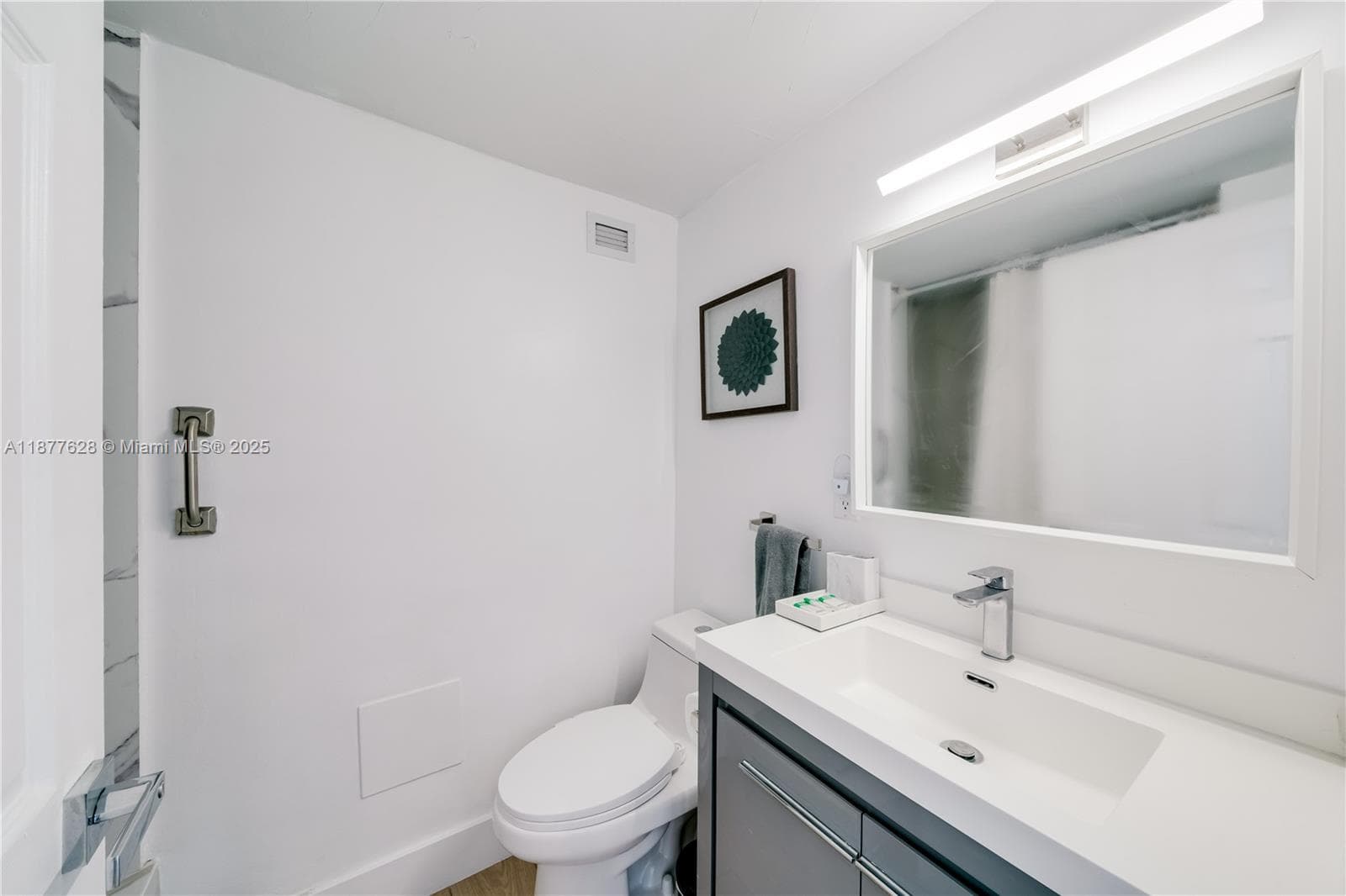 A11877628 — Miami Beach — 25