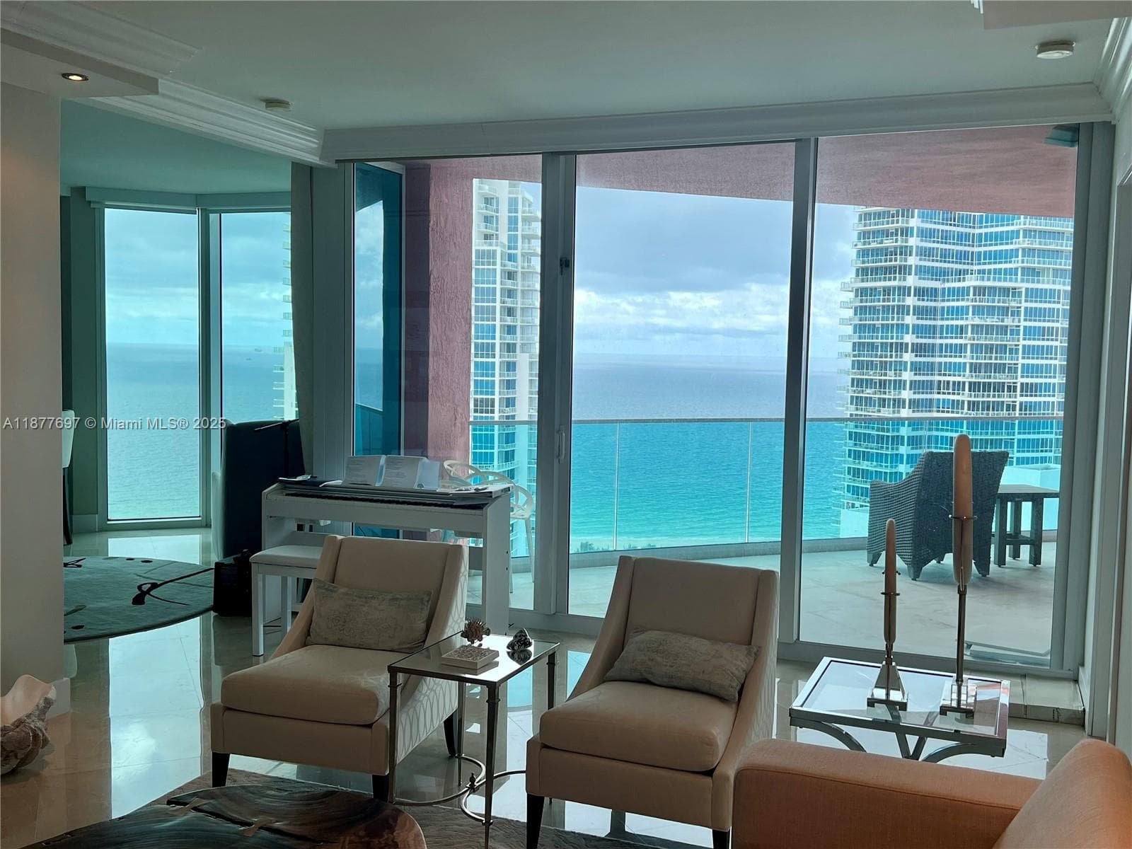 A11877697 — Miami Beach — 2