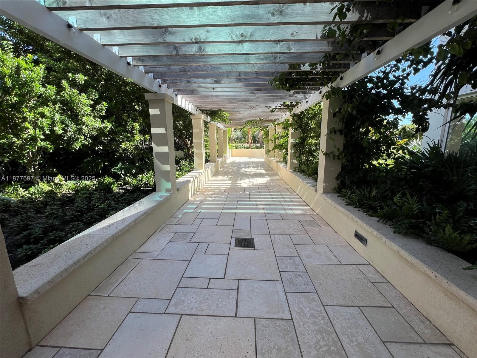A11877697 — Miami Beach — 59
