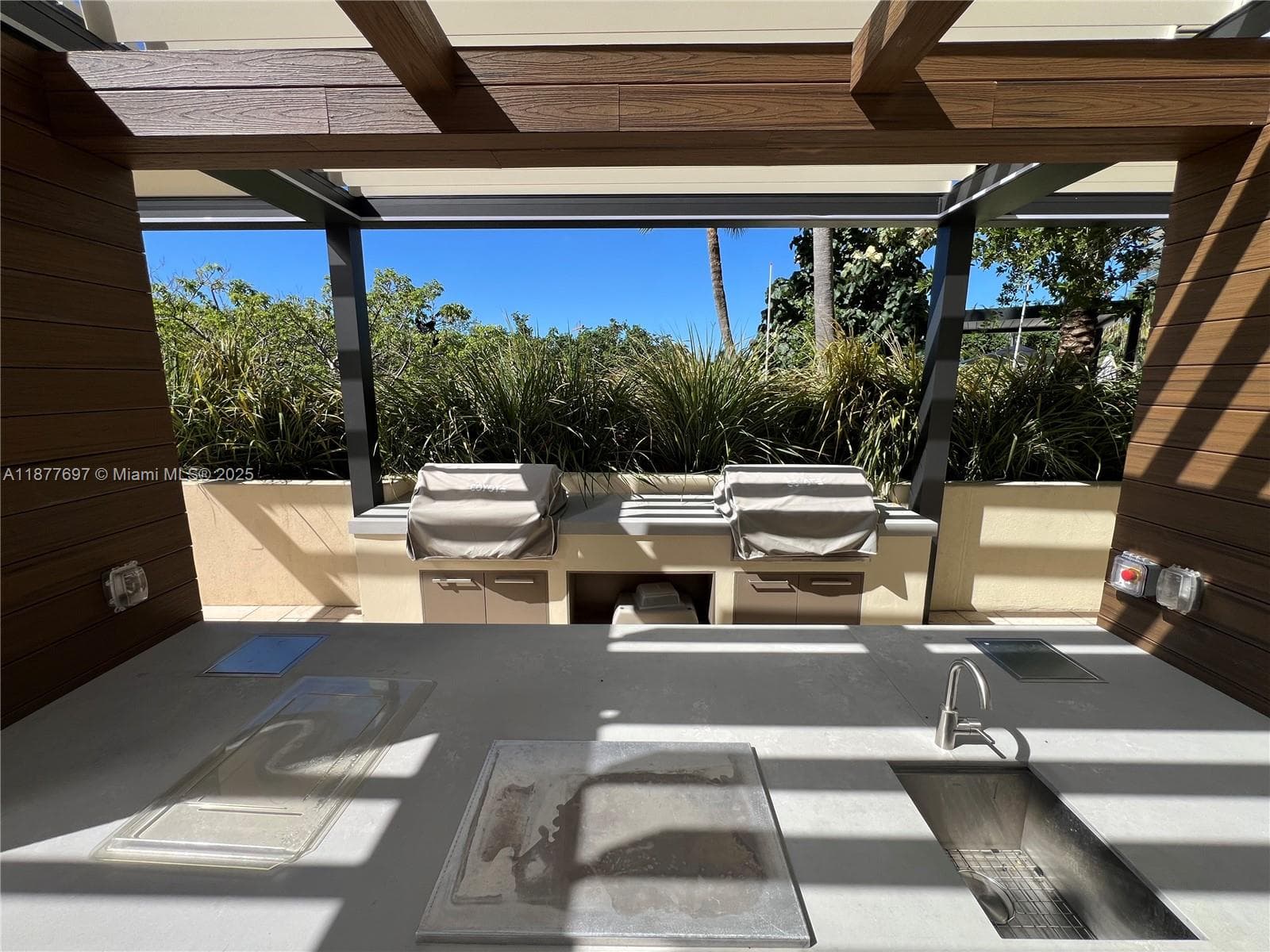 A11877697 — Miami Beach — 37