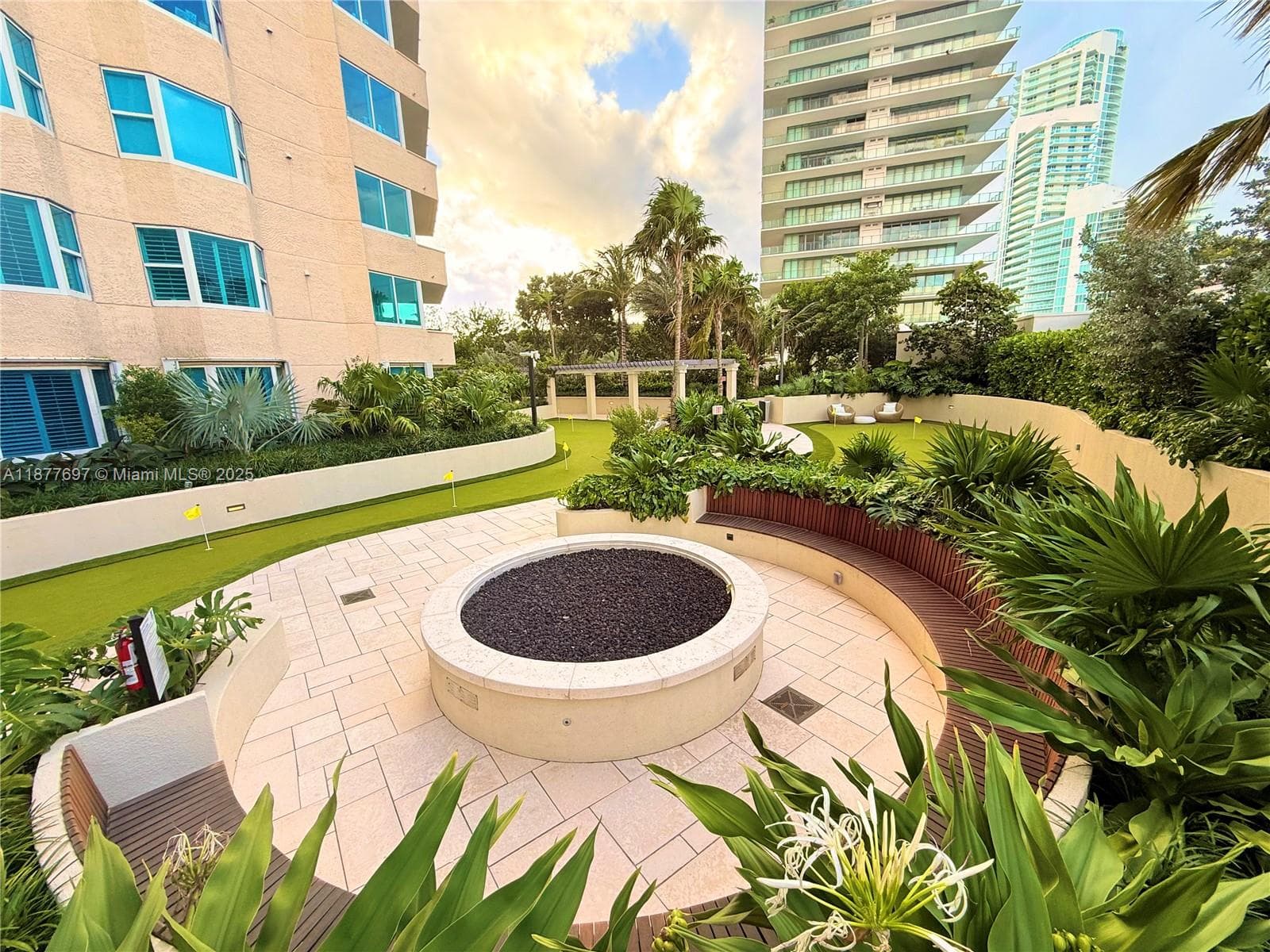 A11877697 — Miami Beach — 44
