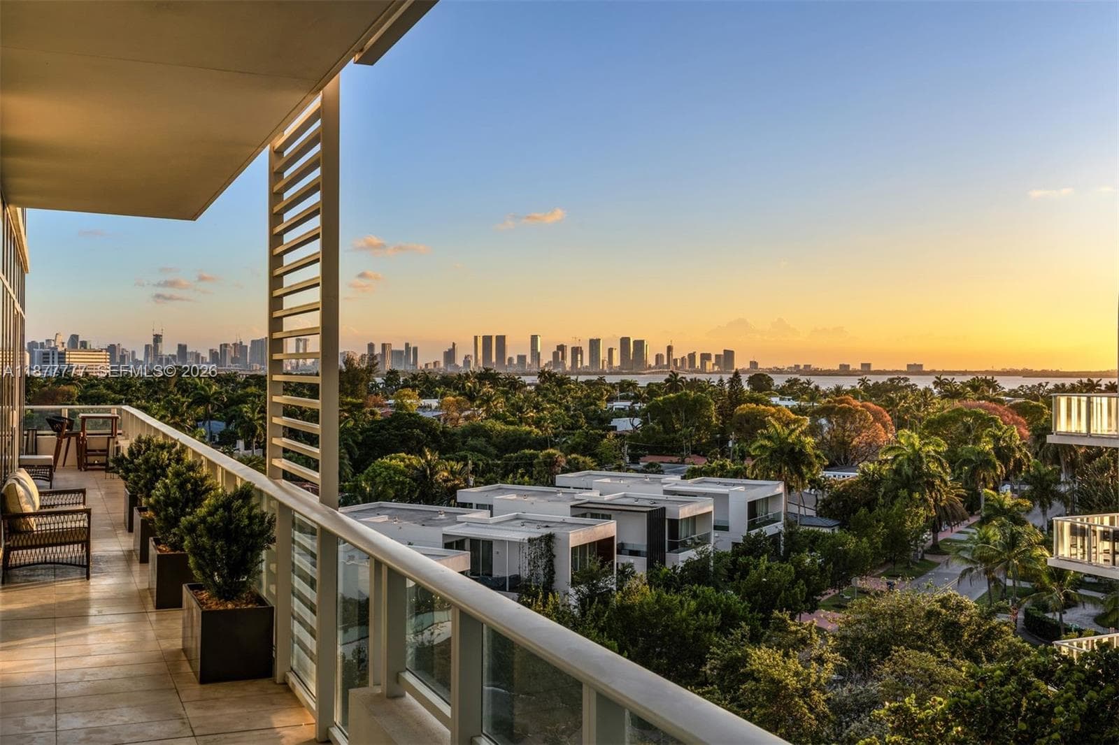 A11877777 — Miami Beach — 2