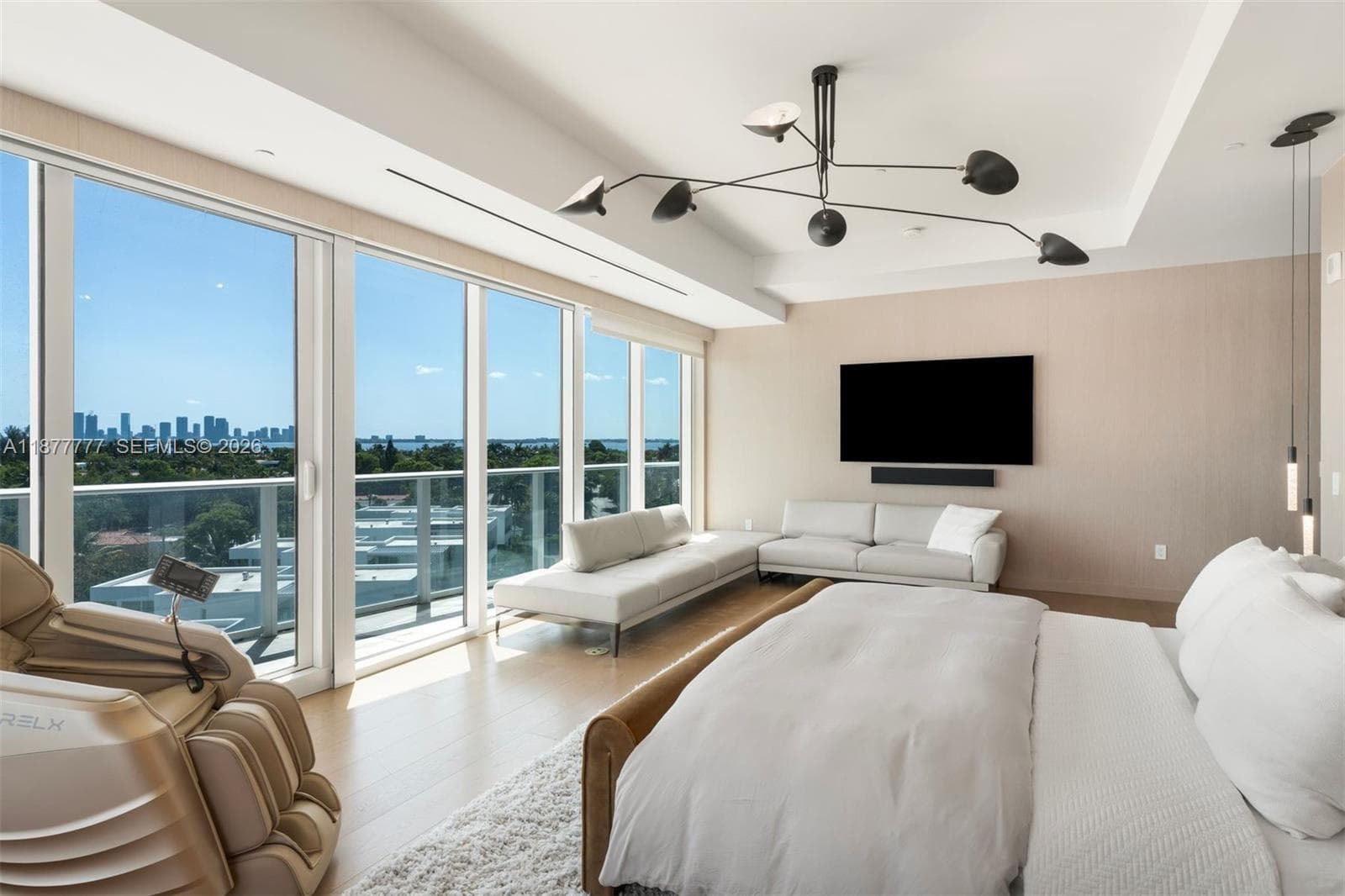 A11877777 — Miami Beach — 13